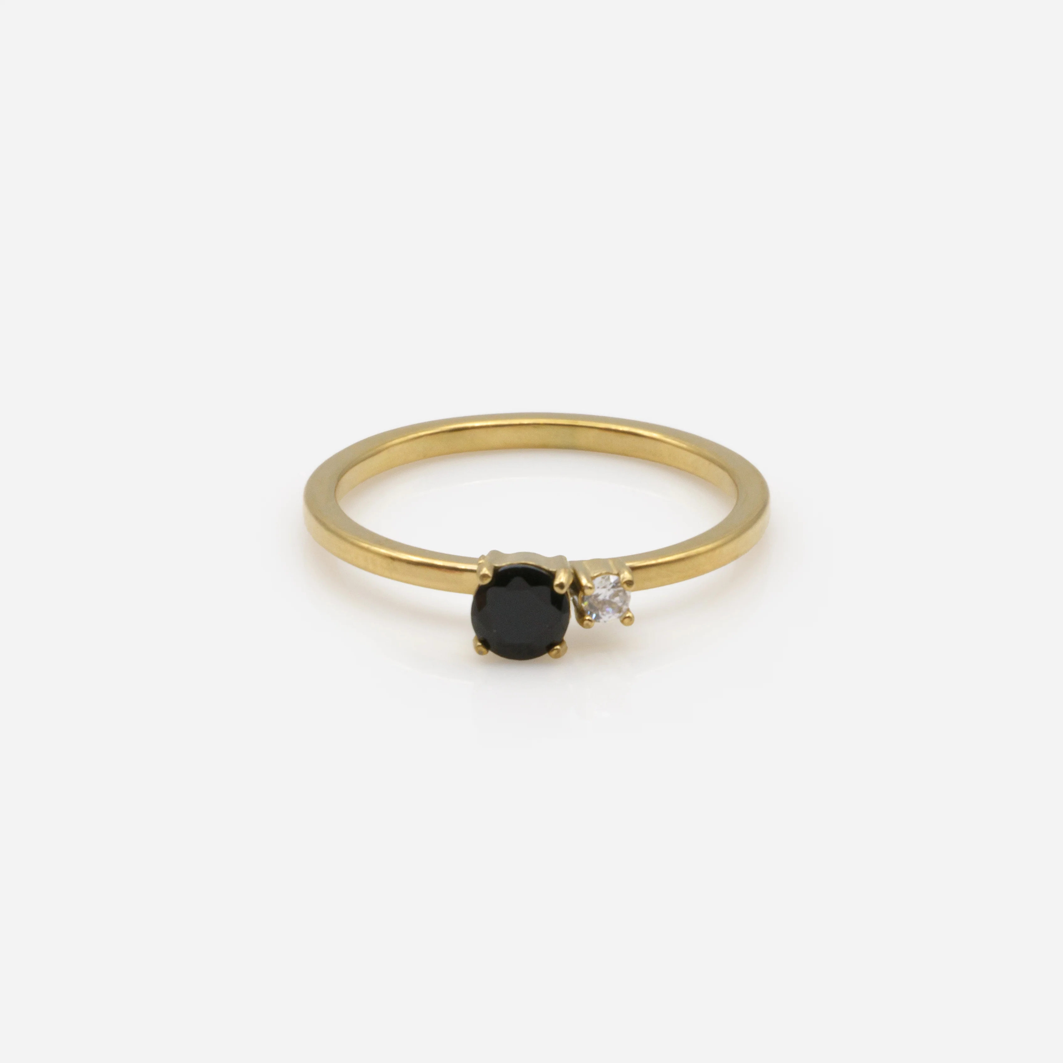 Bague dorée avec zircons noir et translucide en acier inoxydable
