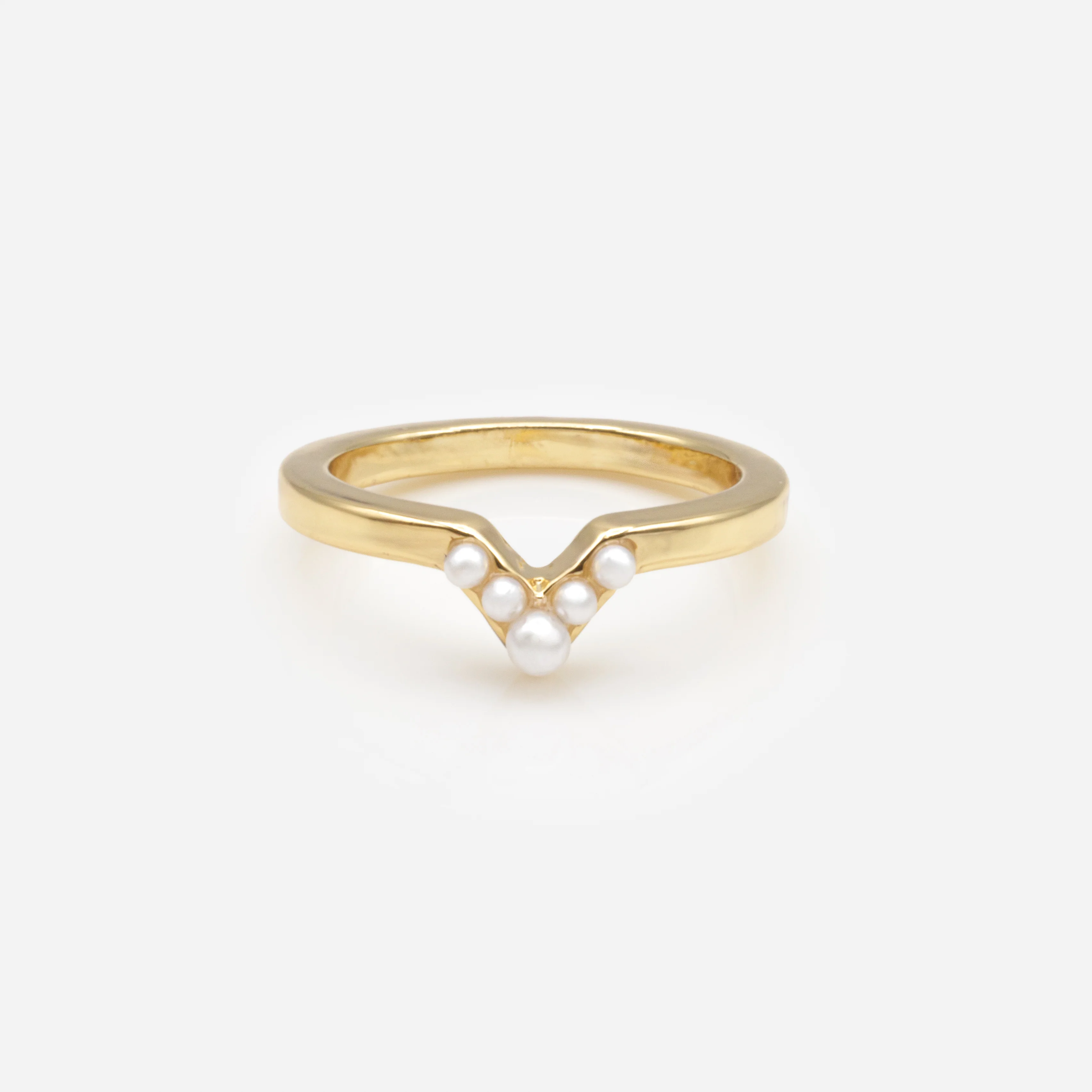 Bague dorée avec petites perles en "V"