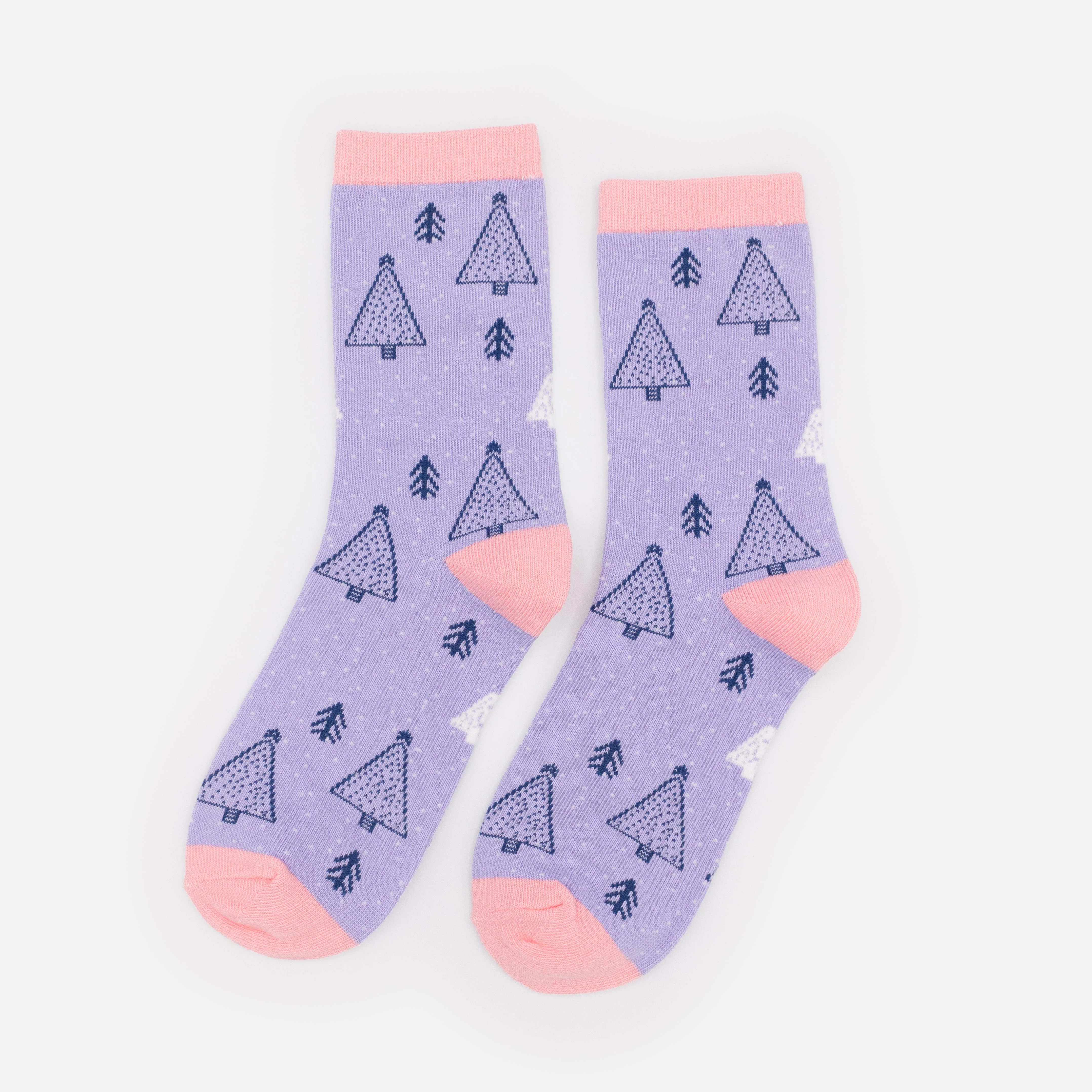 Bas lilas & rose pâle avec sapins bleu foncé