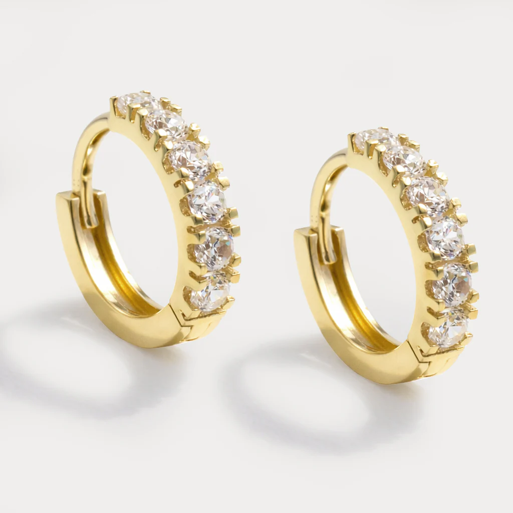 Boucle d'oreilles huggies avec zircons en or 10 carats