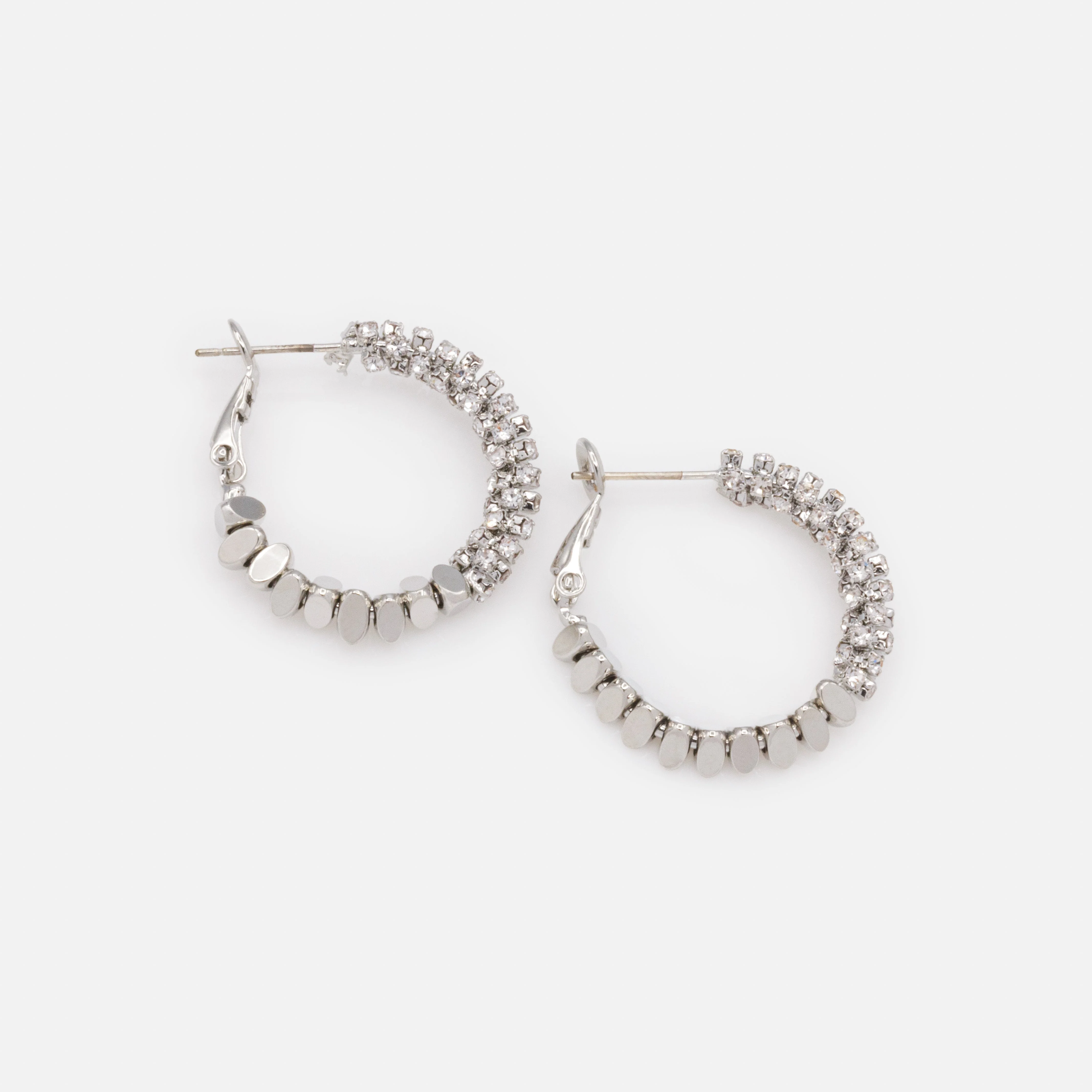 Boucles d'oreilles anneaux argentés billes triangulaires & zircons cubiques - Image 2