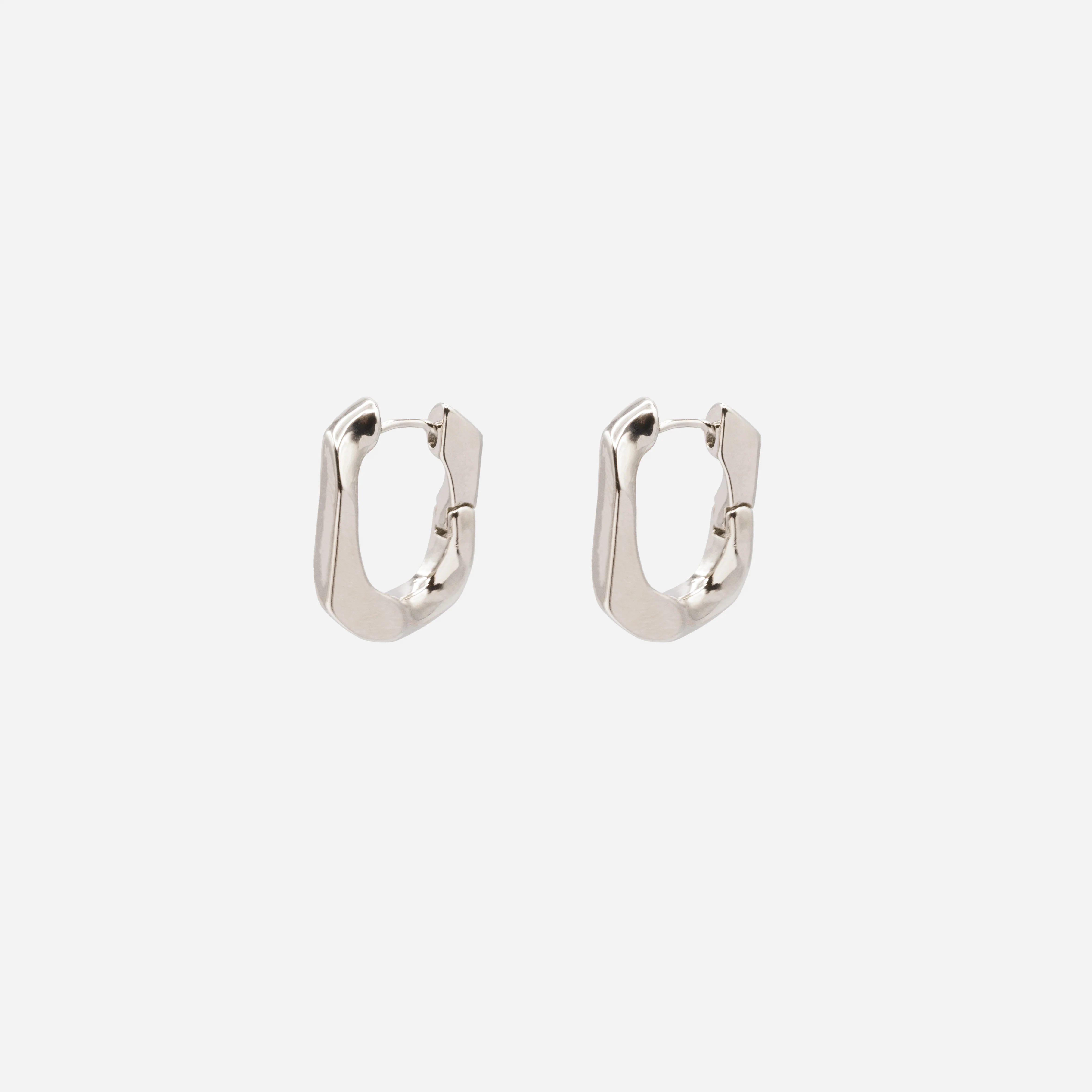 Boucles d'oreilles anneaux argentés maille aplatie