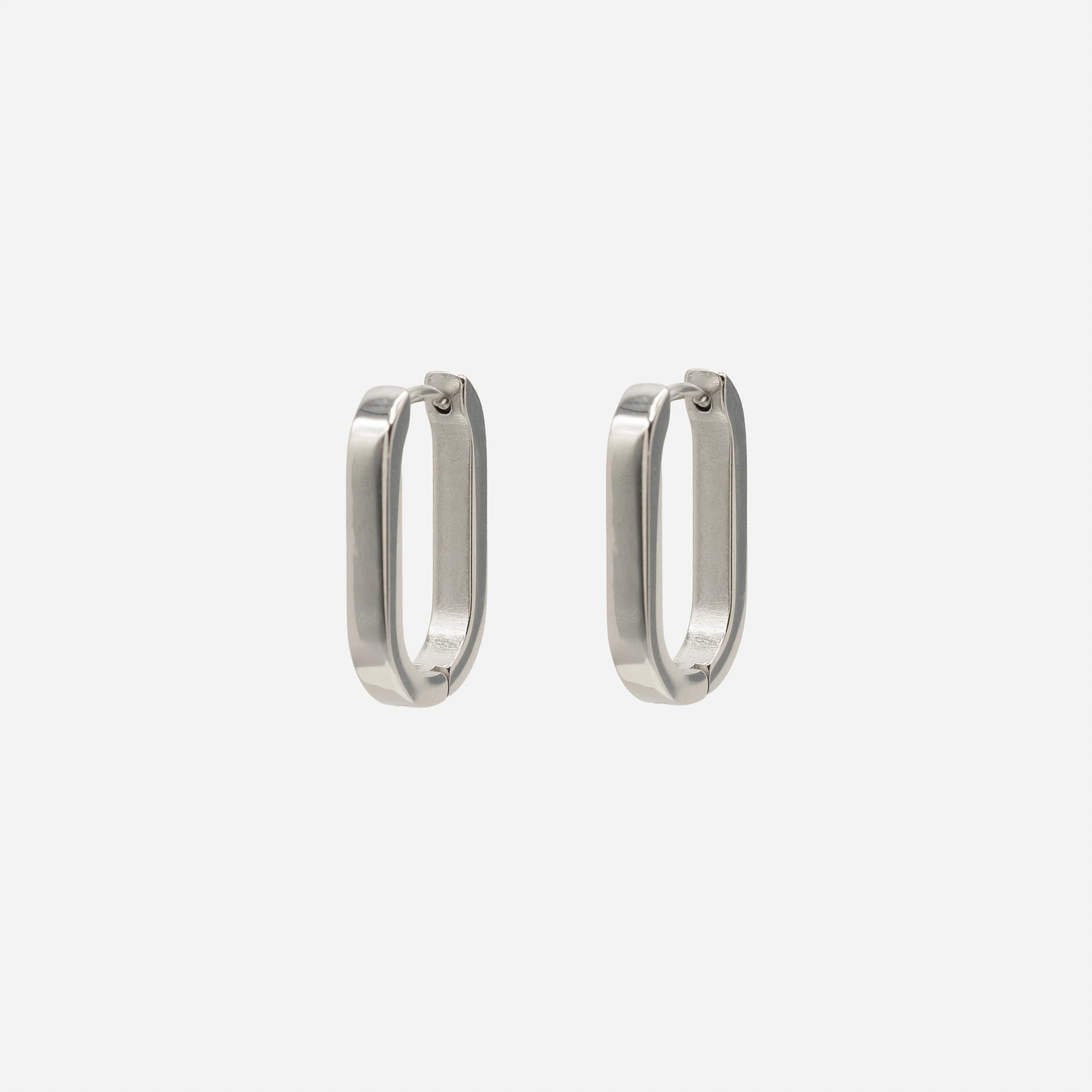 Boucles d'oreilles anneaux argentés ovales en acier inoxydable