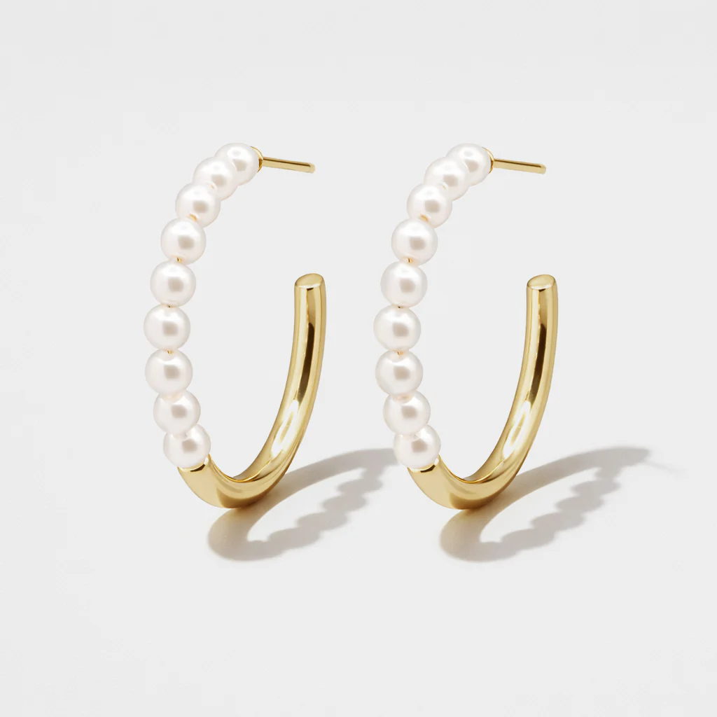 Boucles d'oreilles anneaux dorés moitié perles synthétiques