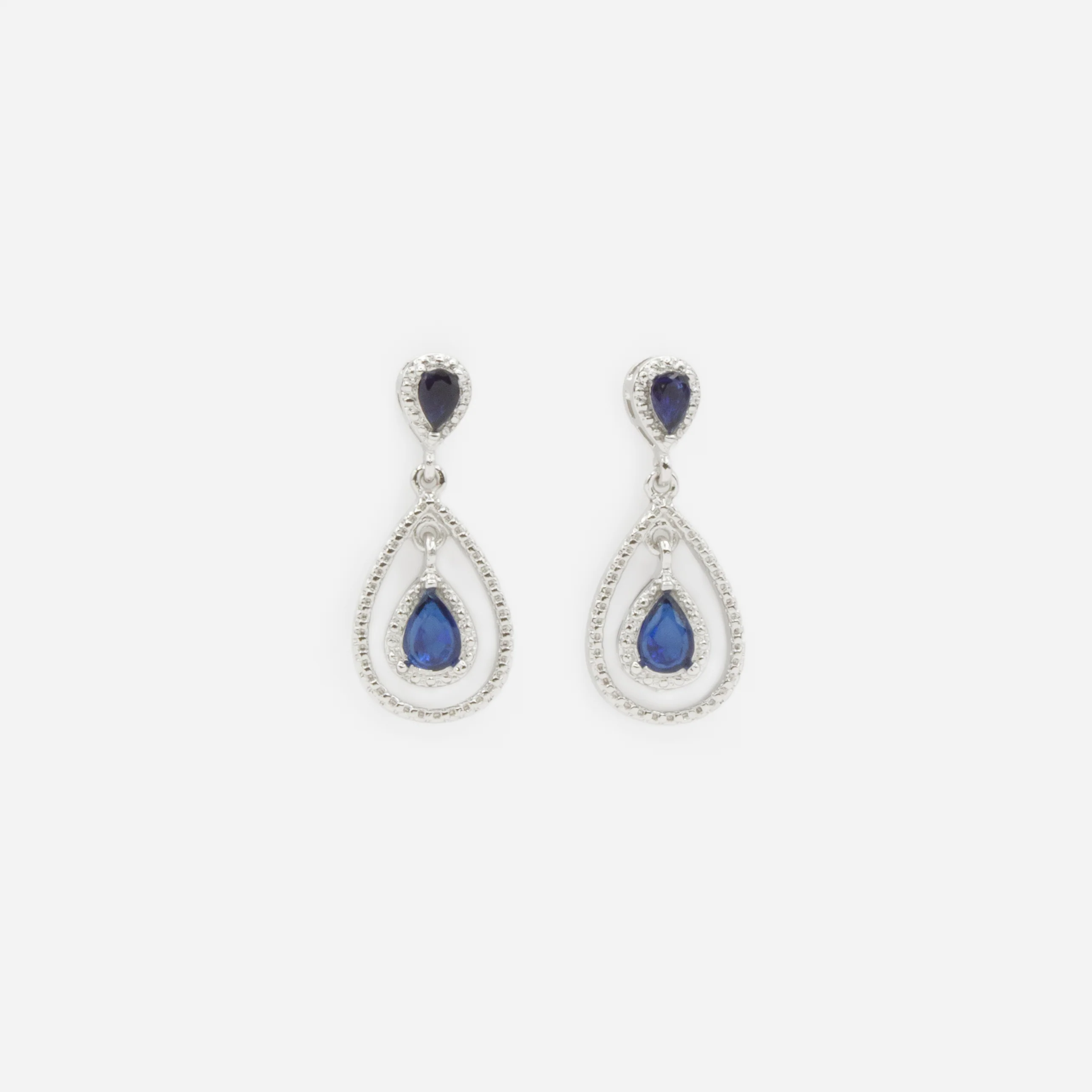 Boucles d'oreilles argentées avec pierres bleues