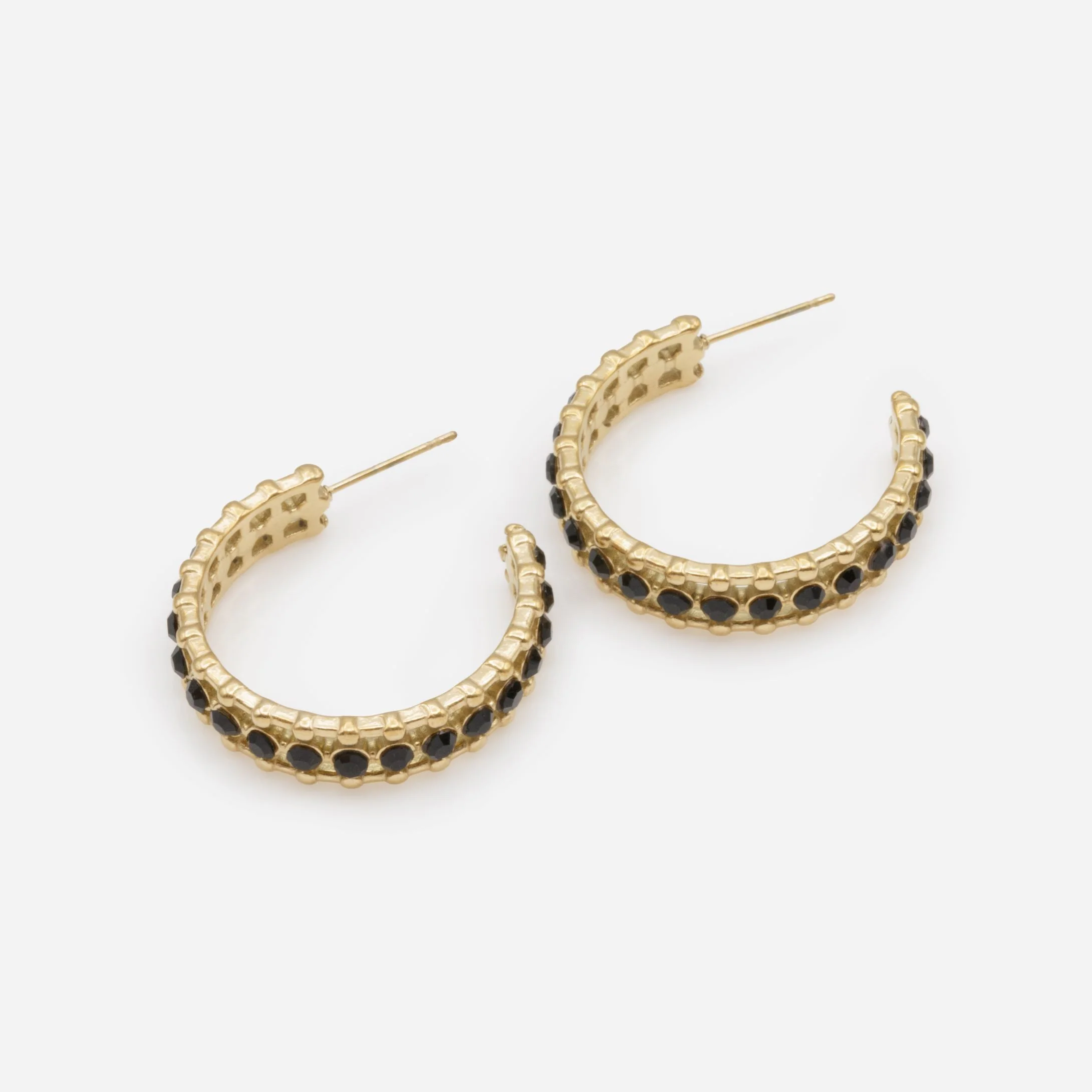 Boucles d'oreilles anneaux dorés ouverts avec zircons cubiques noirs en acier inoxydable - Image 2