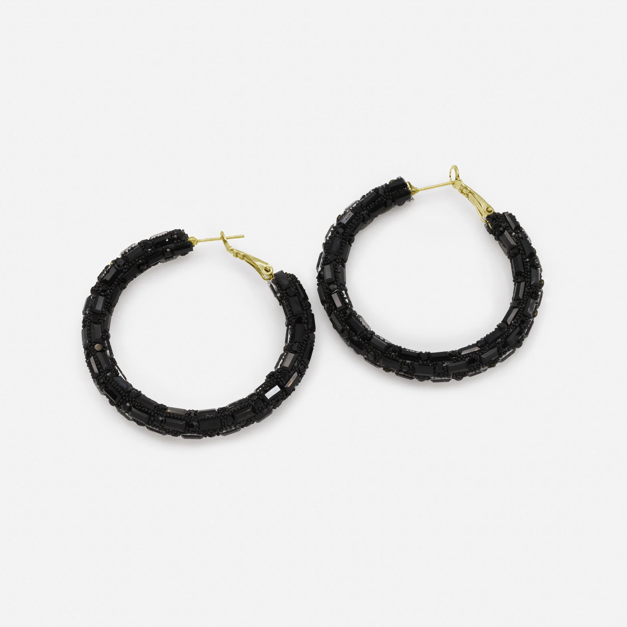 Boucles d'oreilles larges anneaux de billes noires - Image 2