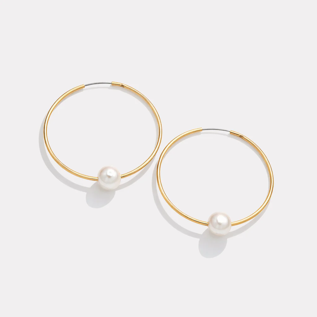 Boucles d'oreilles fins anneaux dorés avec perle ronde - Image 2