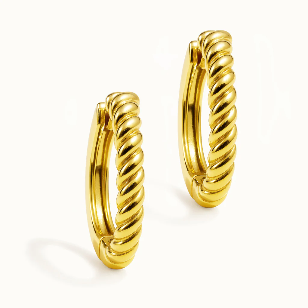 Boucles d'oreilles huggies 15 mm à demi torsadées en or vermeil - Image 4
