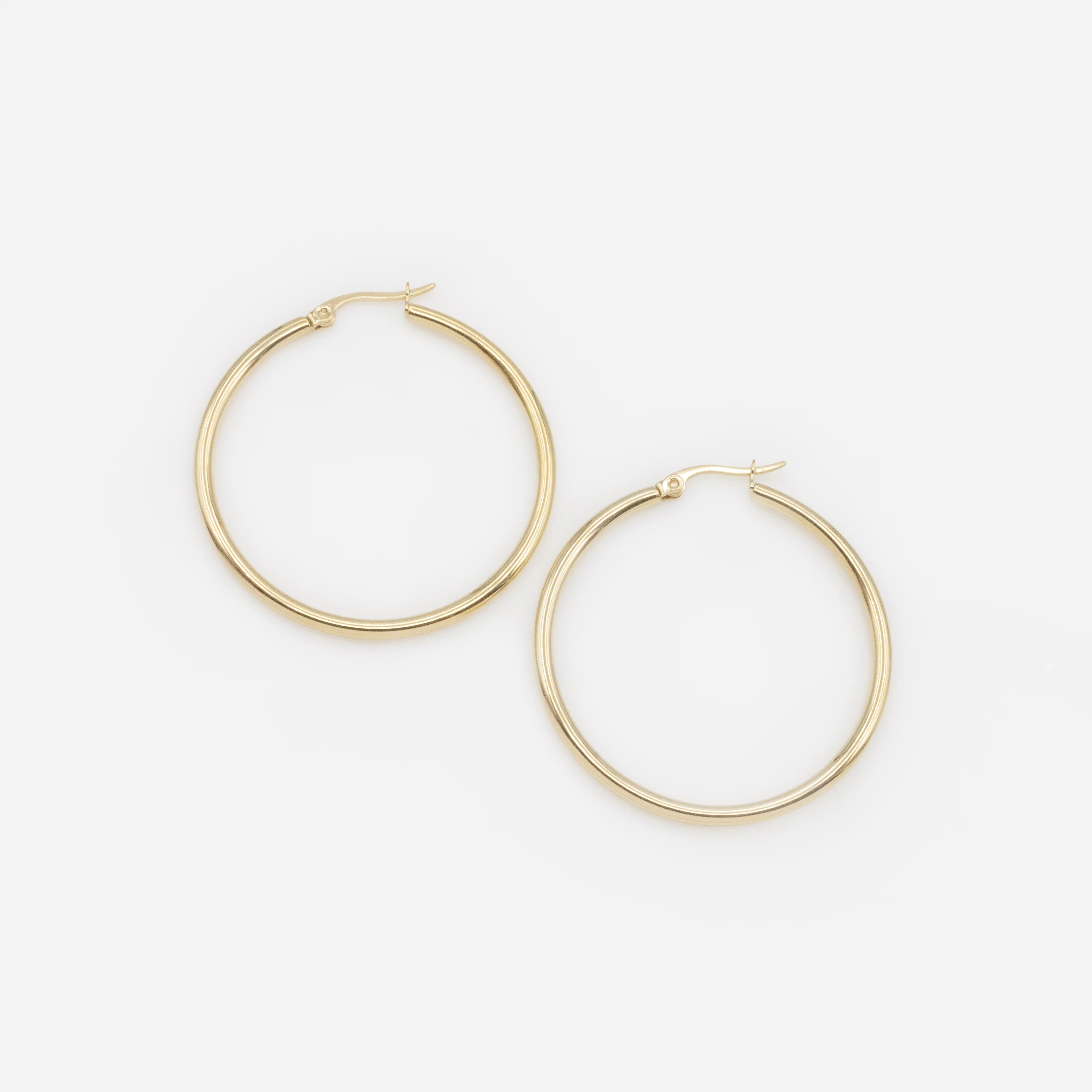 Boucles d'oreilles anneaux dorés 40 mm en acier inoxydable - Image 2