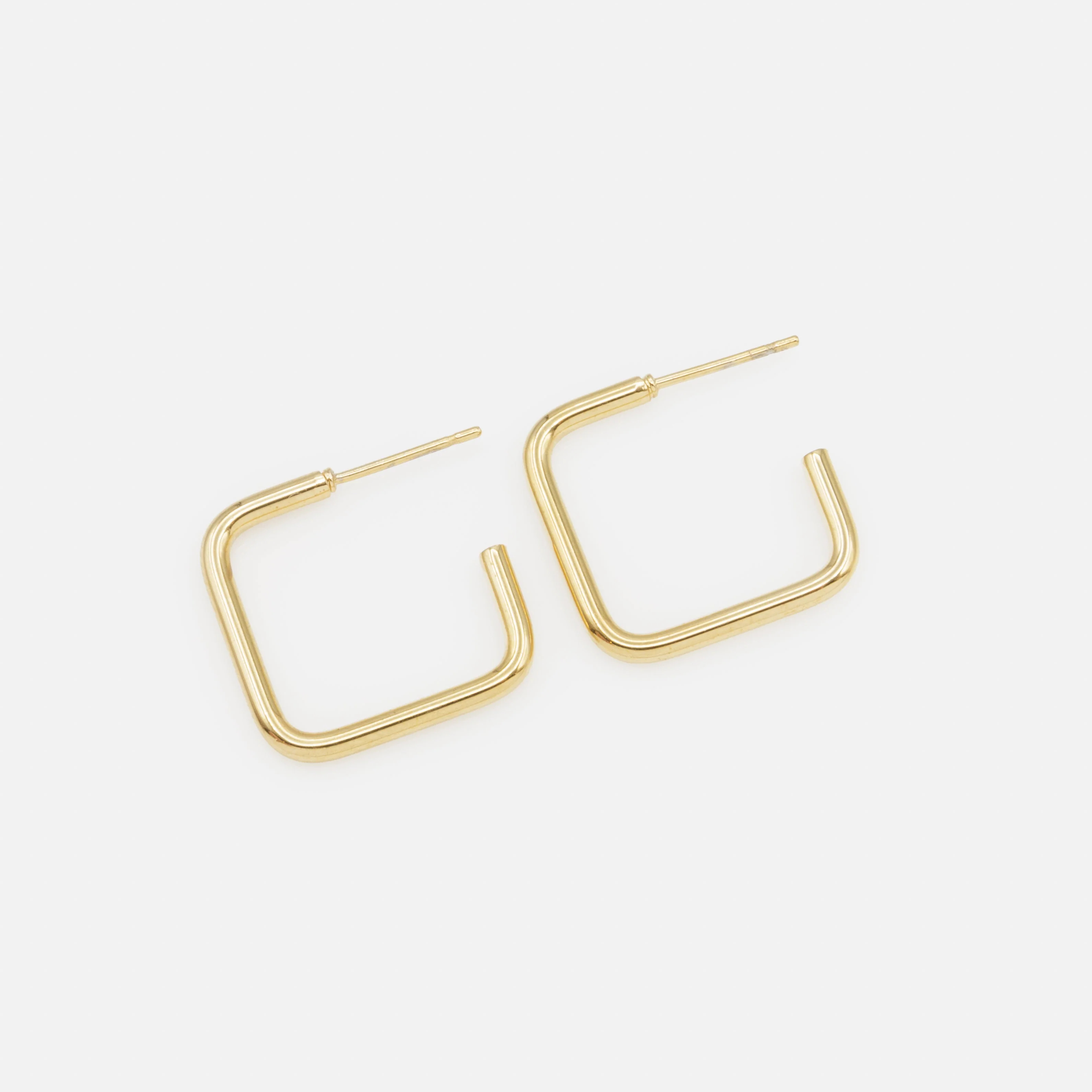 Boucles d'oreilles anneaux dorés rectangulaires - Image 2