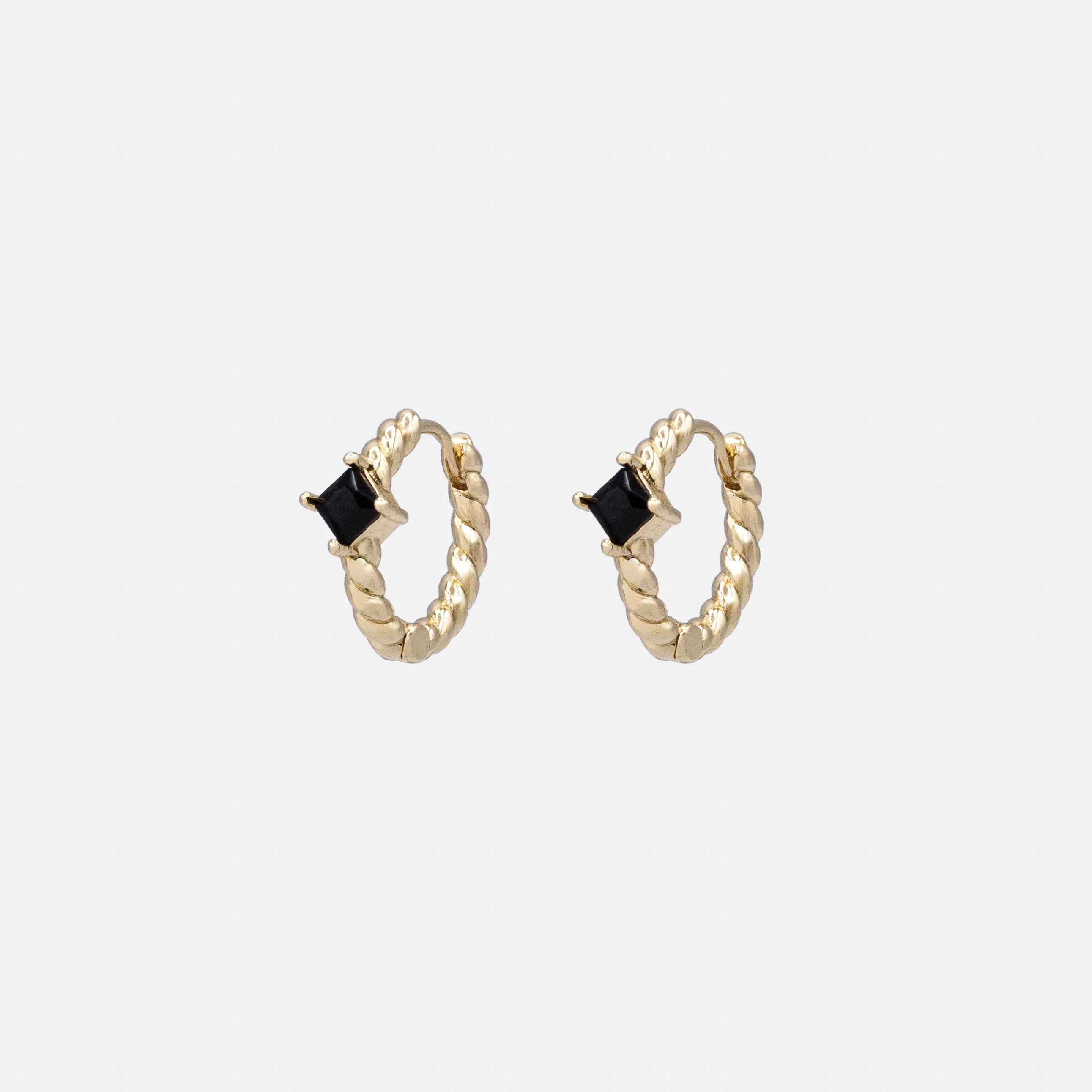 Boucles d'oreilles huggies dorées torsadées avec pierre noire