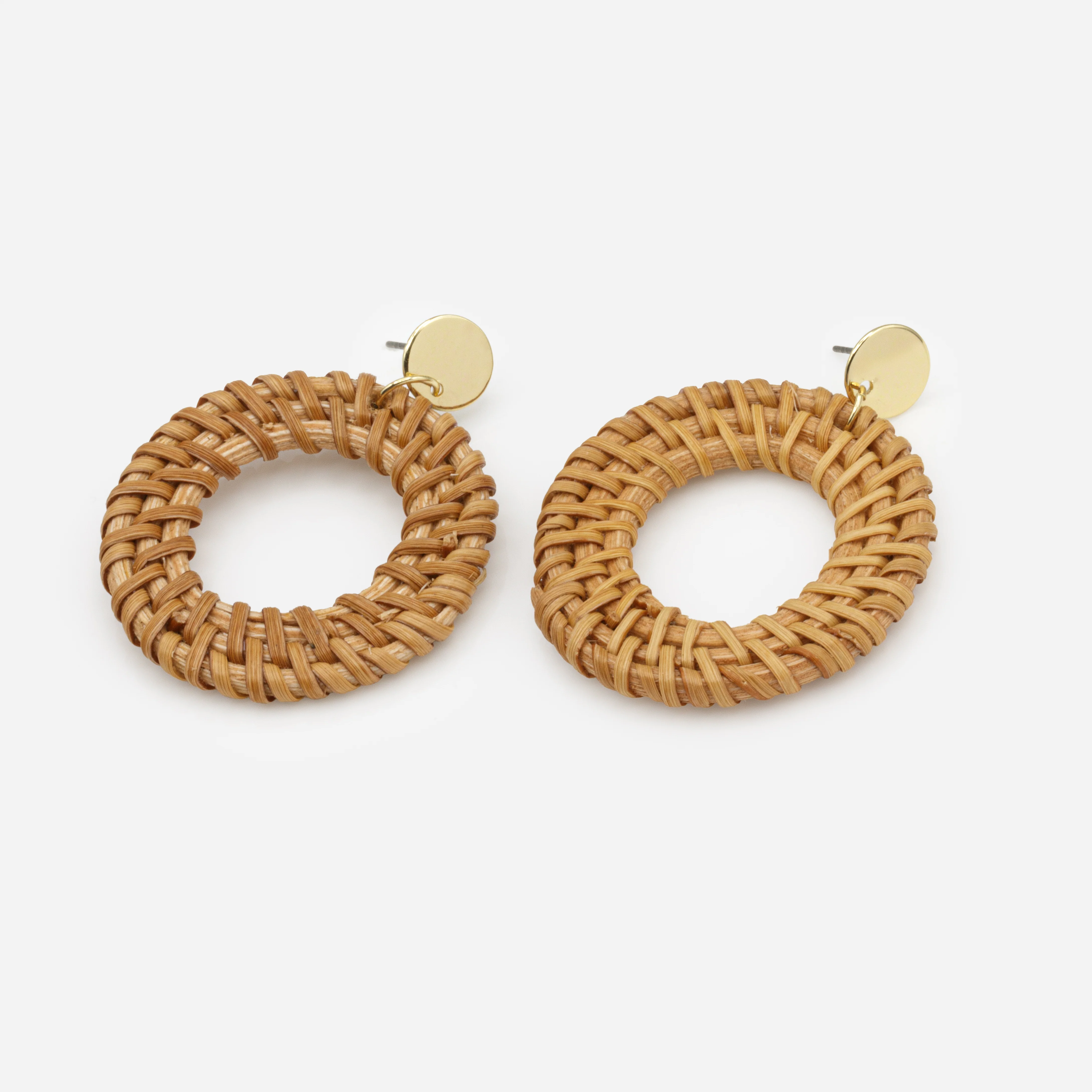 Boucles d'oreilles anneaux en osier tressé - Image 2