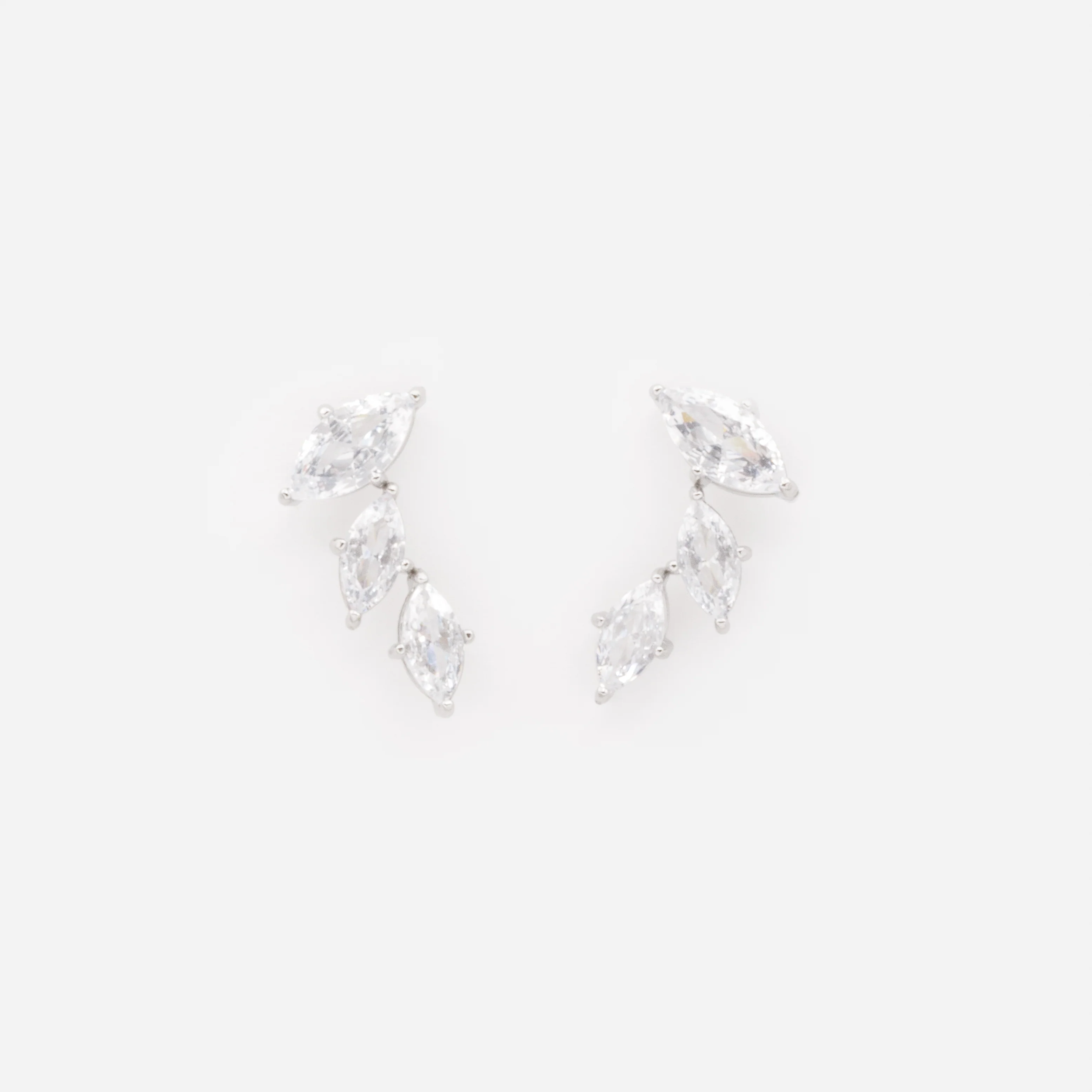 Boucles d'oreilles argentées trio de feuilles en acier inoxydable