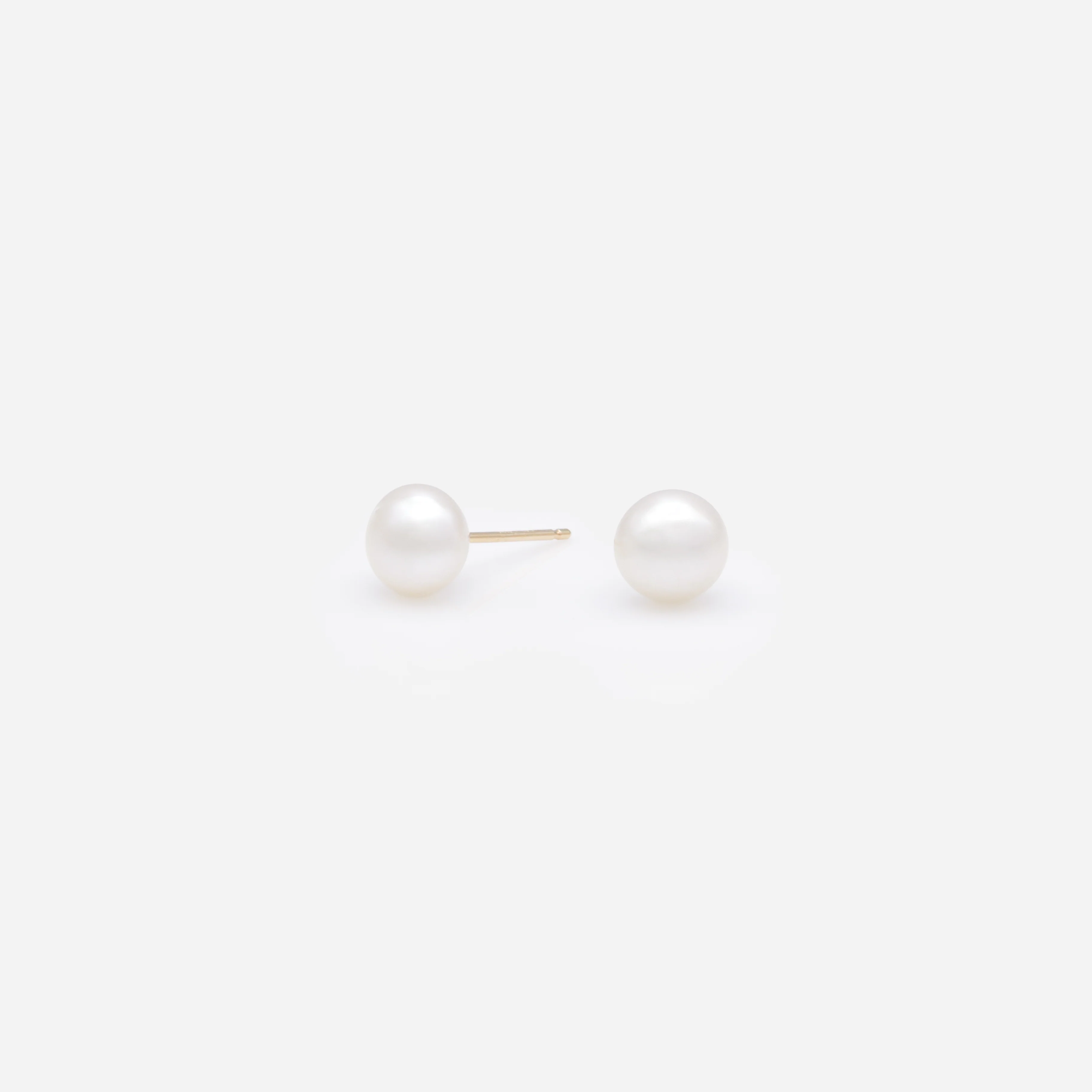 Boucles d'oreilles perles d'eau douce 6 à 6,5 mm avec tige en or 14 carats - Image 2