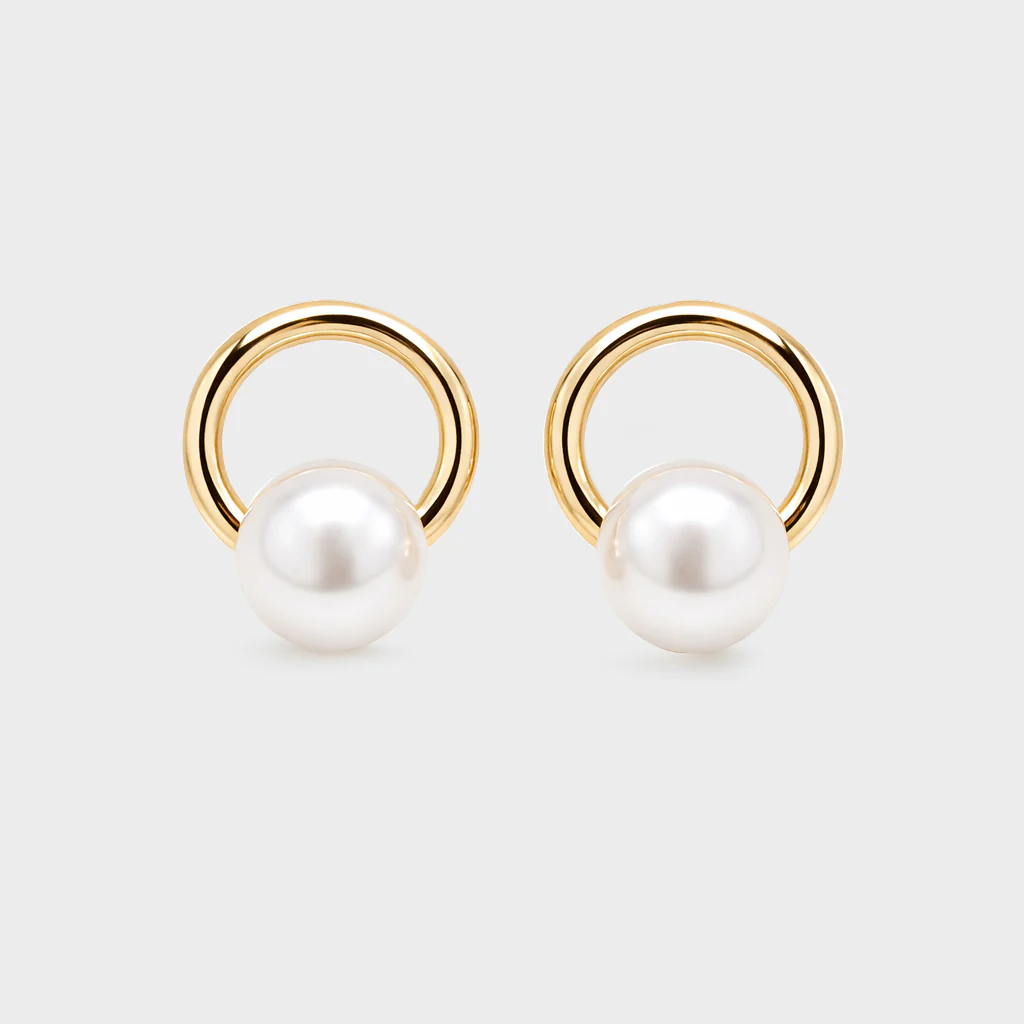 Boucles d'oreilles dorées demi-perles synthétiques sur anneau