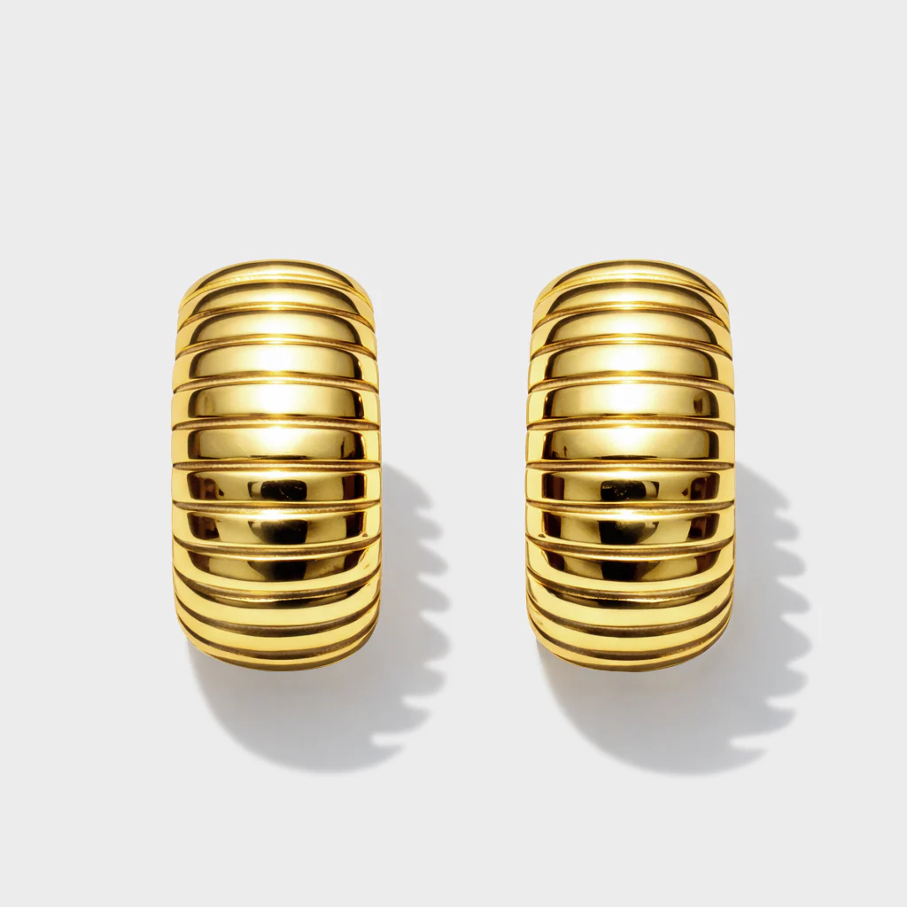 Boucles d'oreilles texturées dorées en acier inoxydable - Image 3
