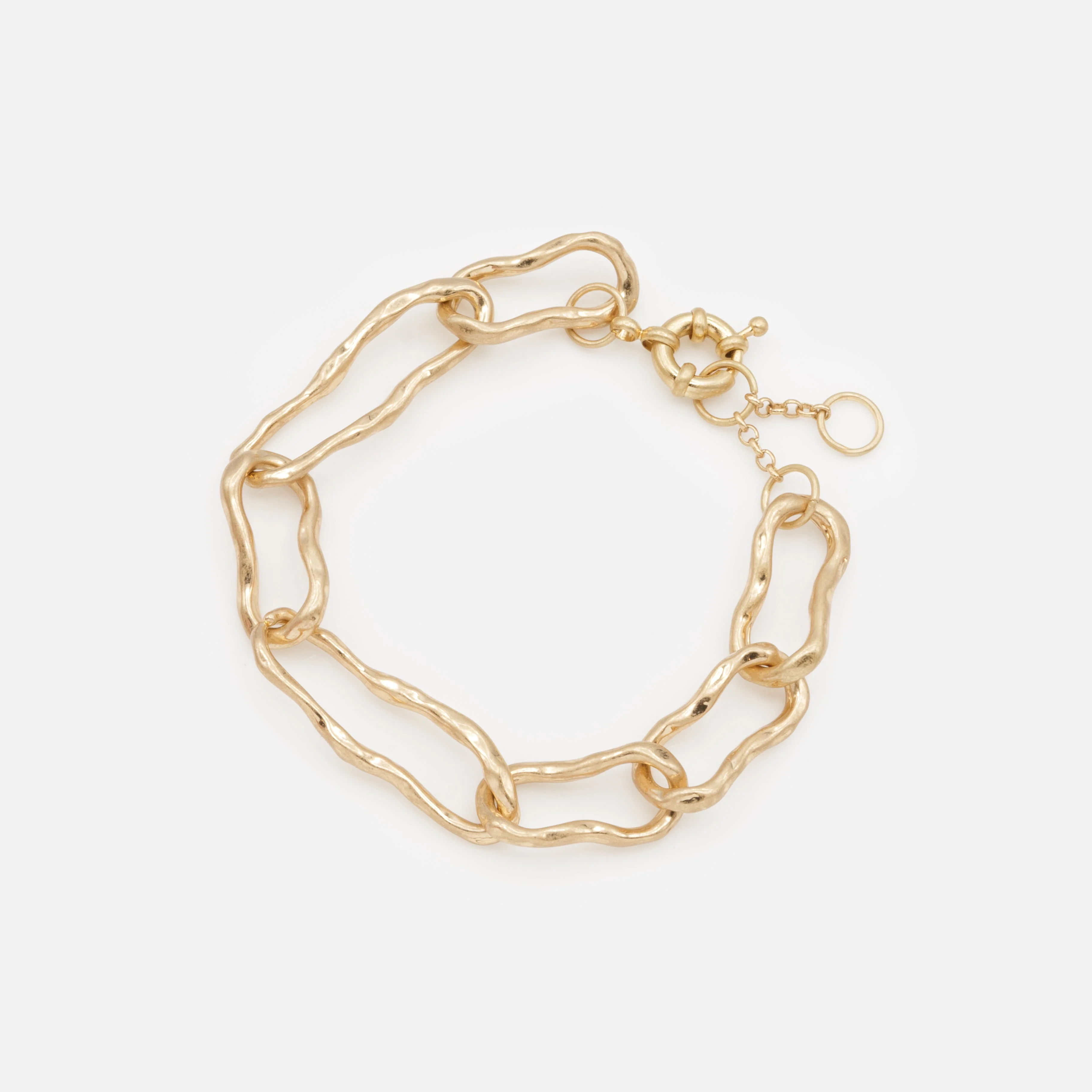 Bracelet doré à larges mailles tordues