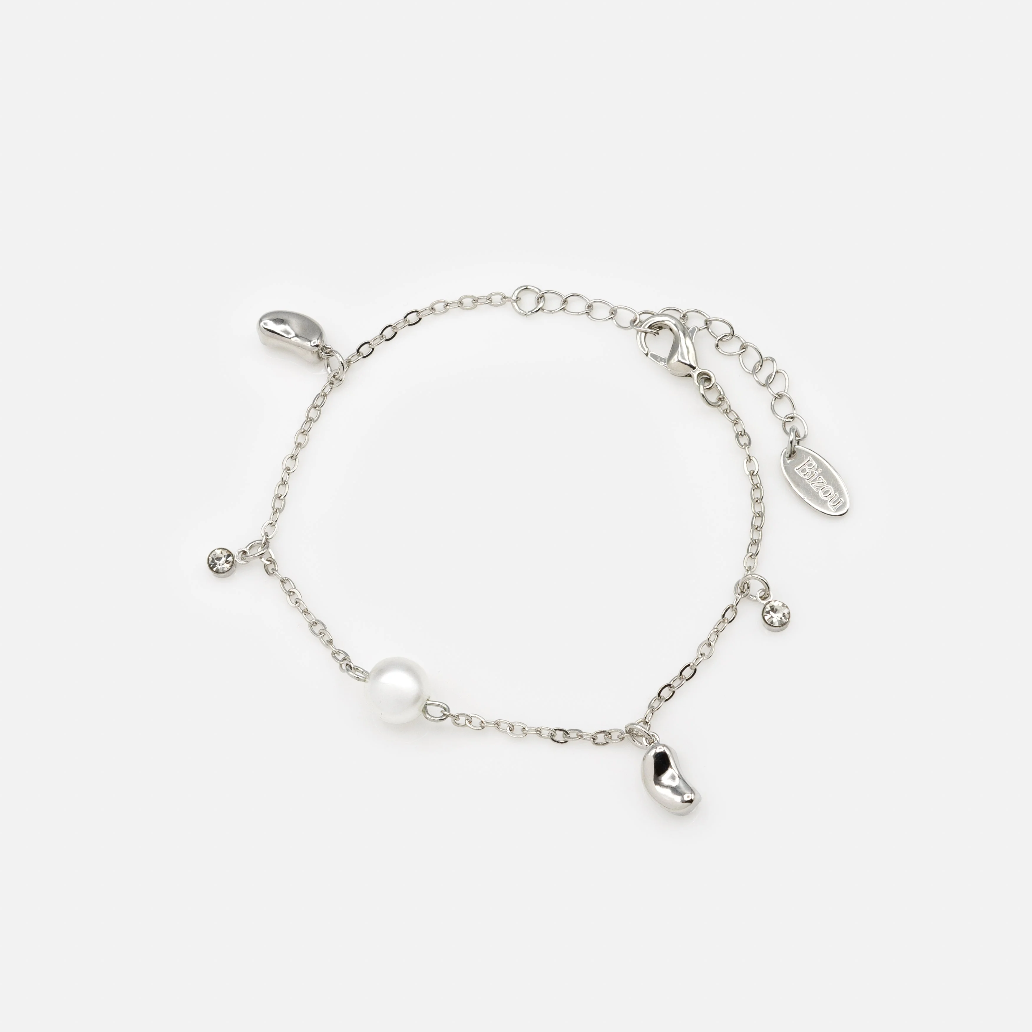 Bracelet argenté à breloques