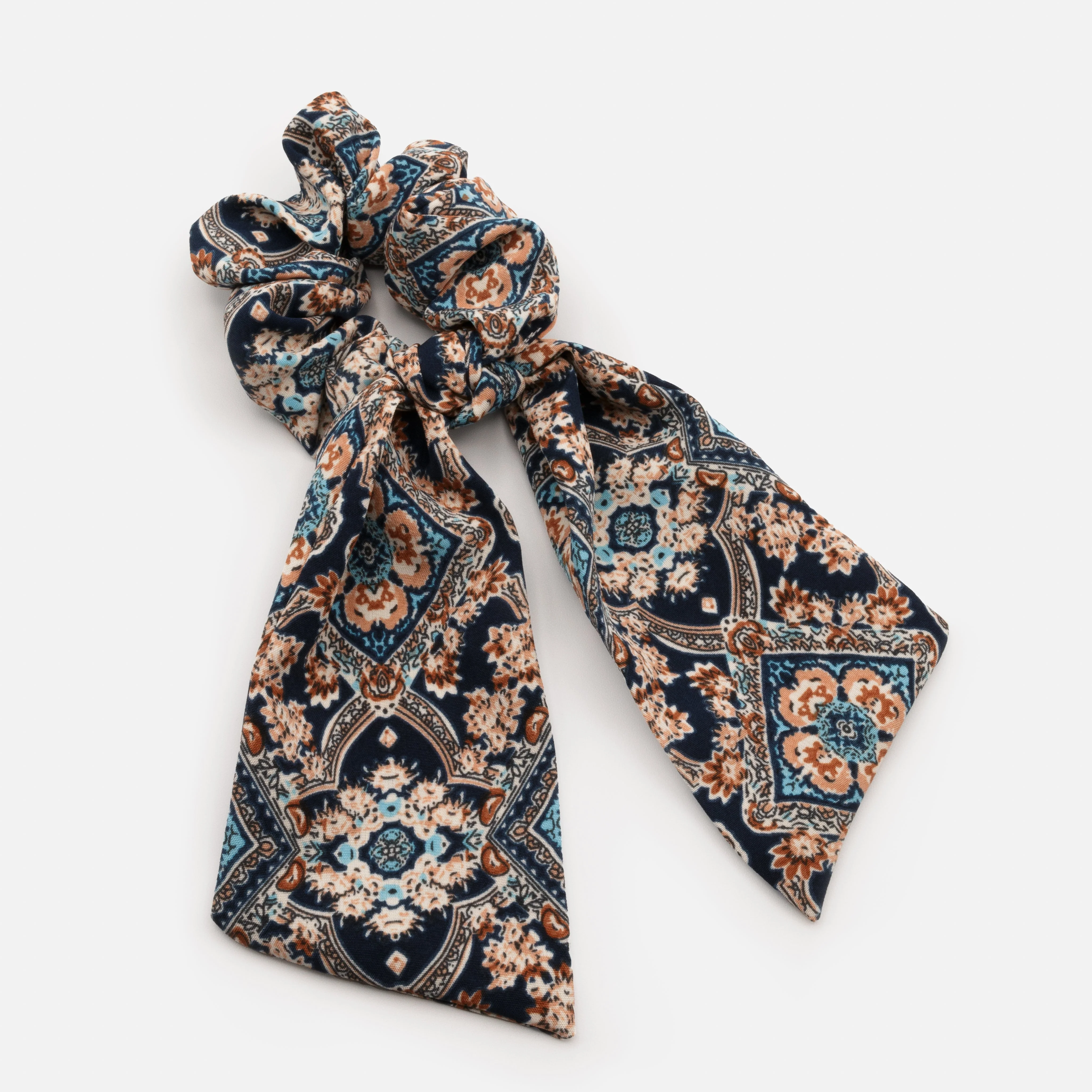 Chouchou Ă motif paisley effet boucle
