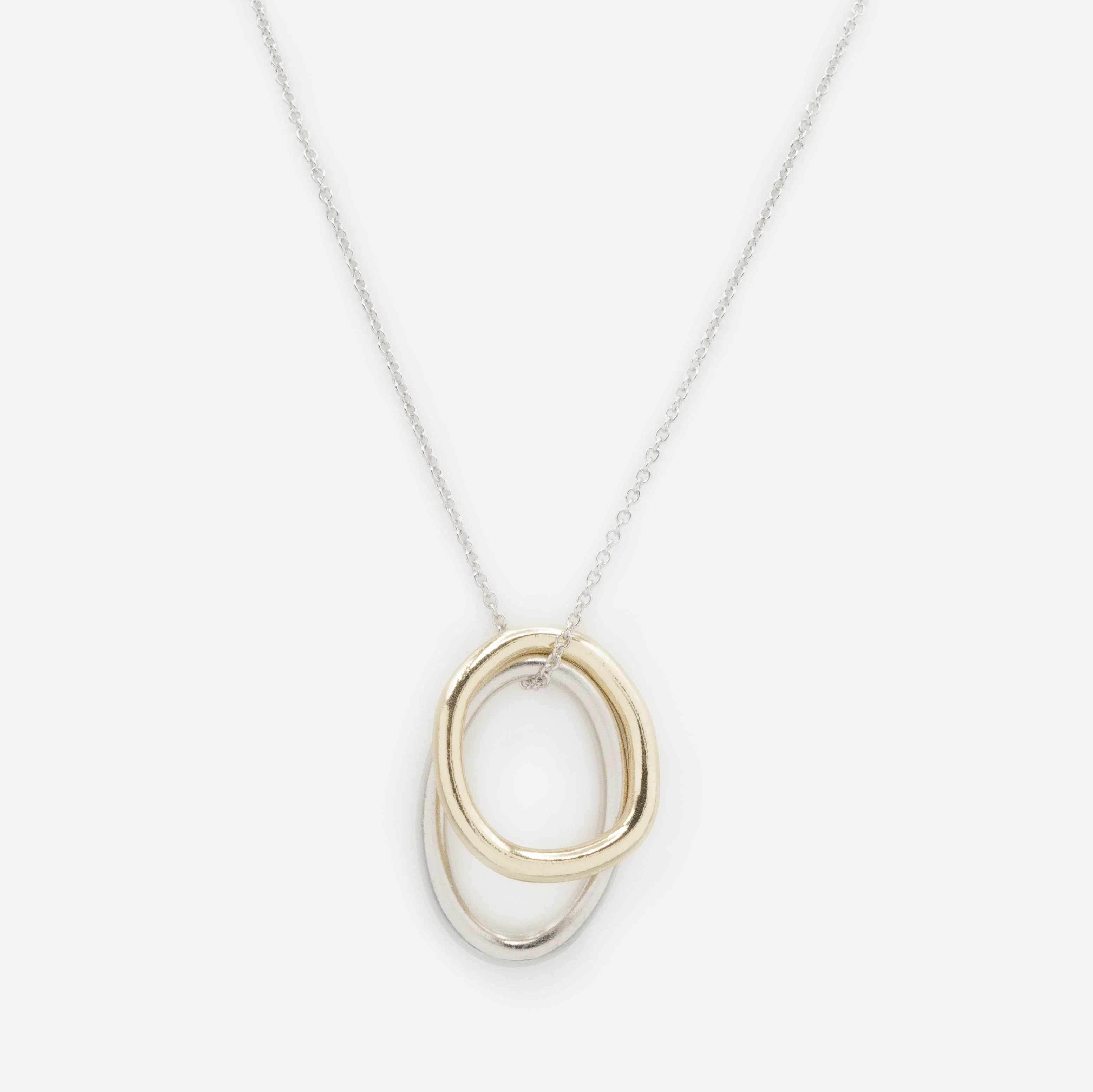 Collier argenté breloques circulaires deux tons