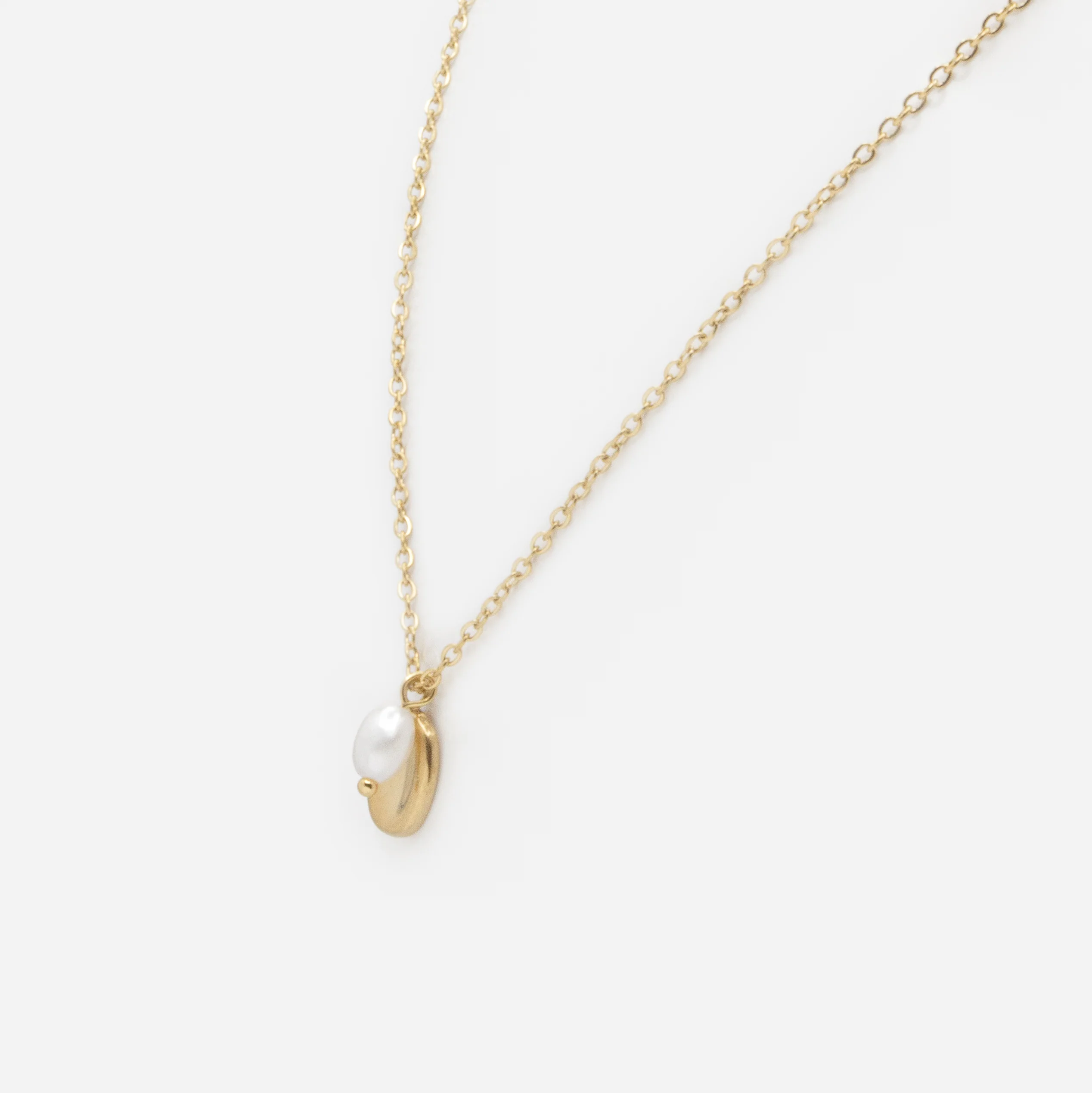 Collier doré avec breloques ovale et perle en acier inoxydable - Image 2
