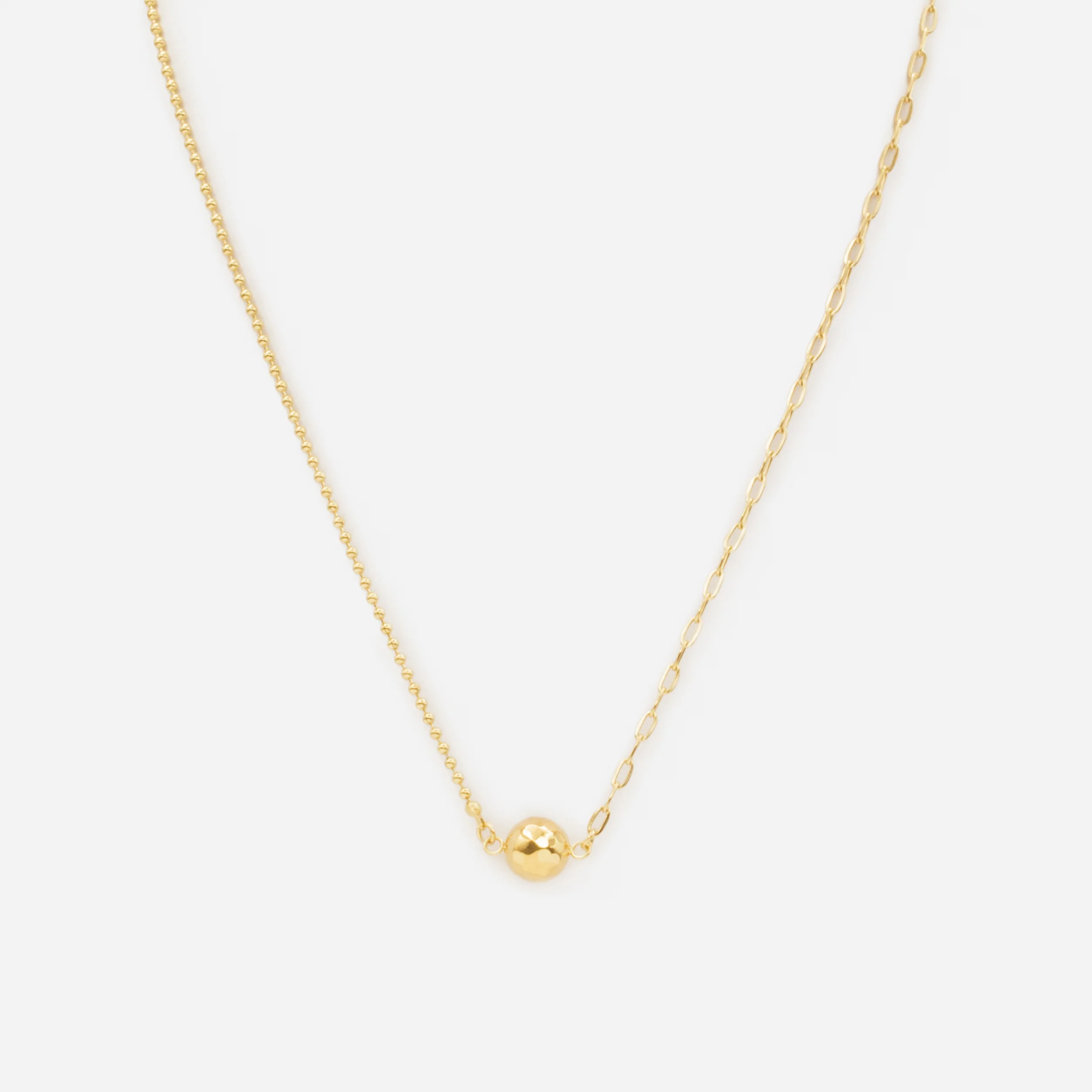 Collier doré maille deux façons avec sphère martelée en acier inoxydable