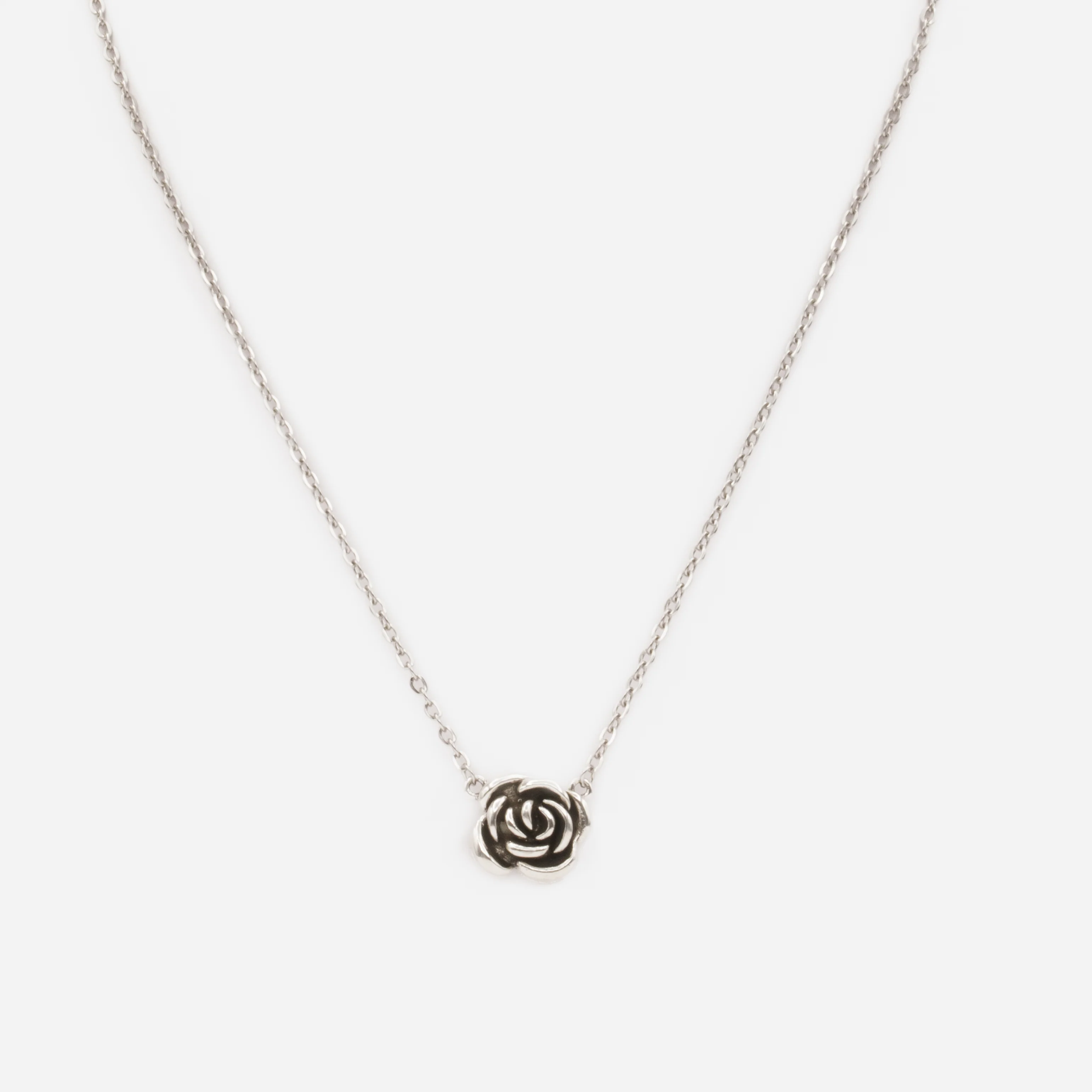Collier argenté rose noire