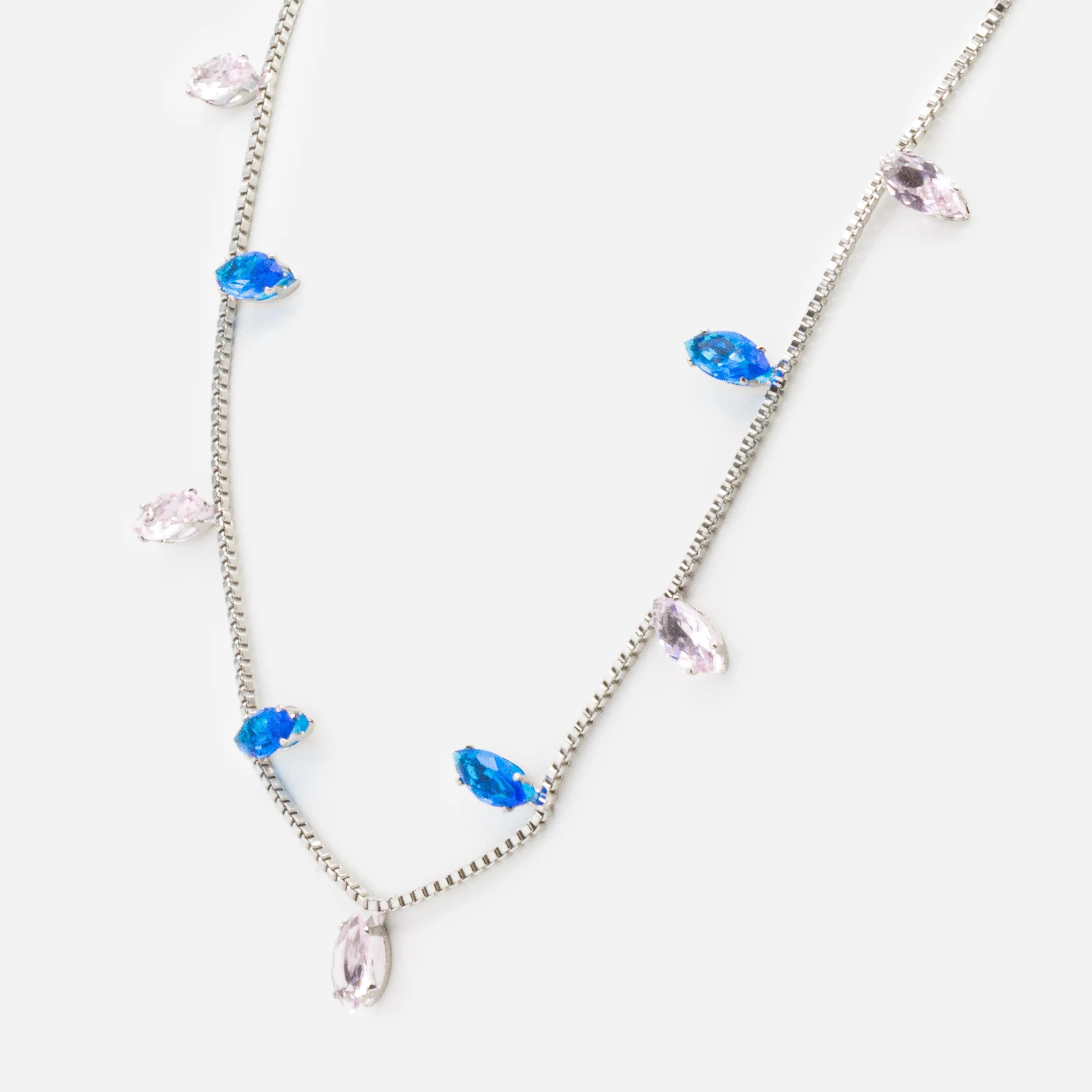 Collier argenté ajustable avec pierres roses et bleues - Image 2