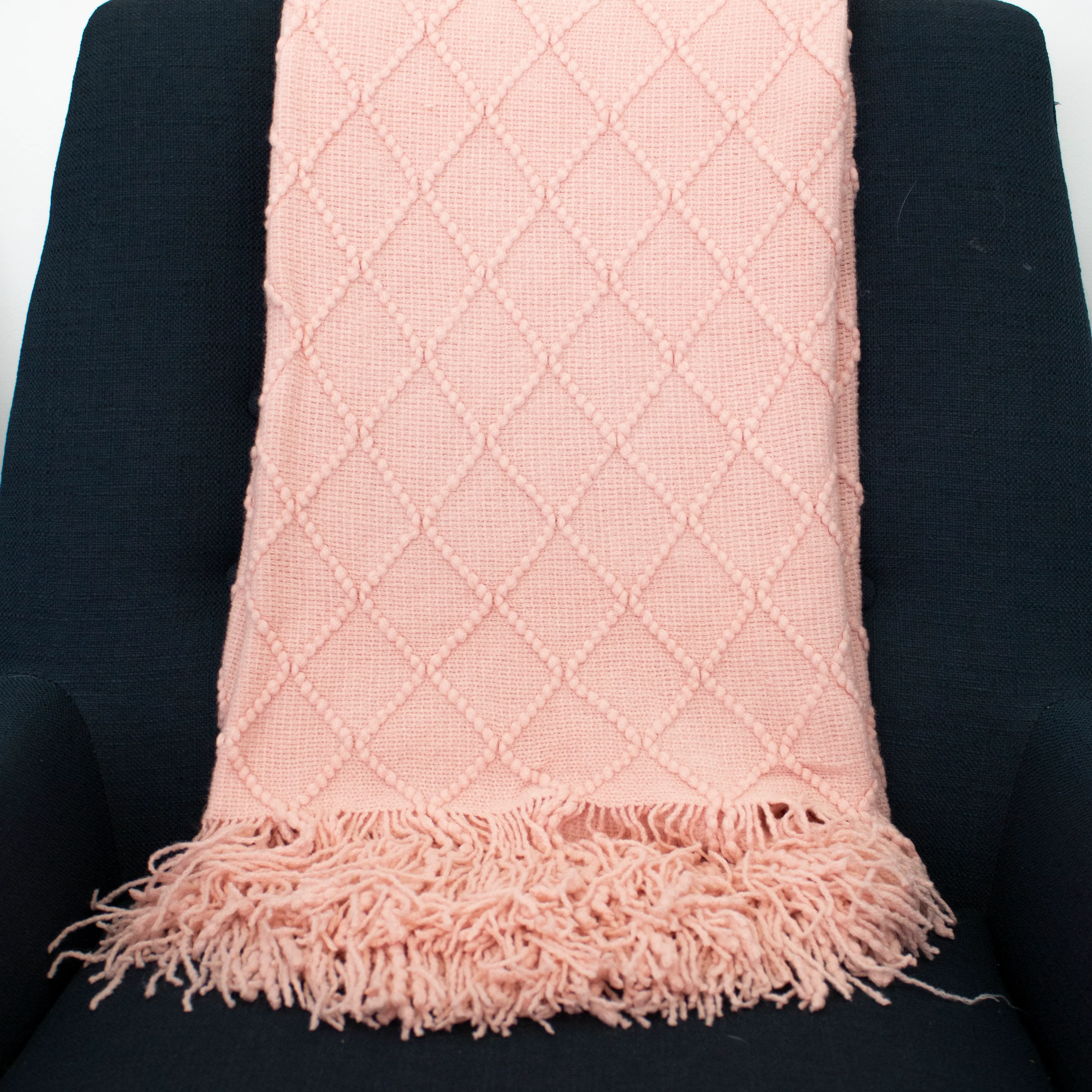 Couverture rose pâle à motifs losanges et à franges - Image 3