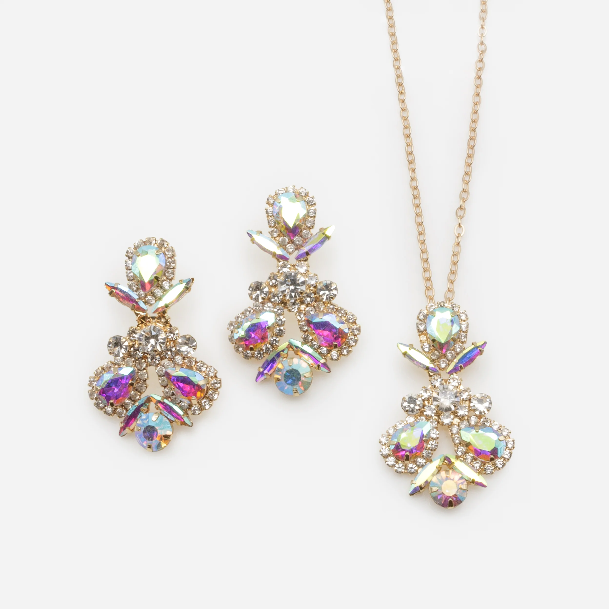 Ensemble collier et boucles d'oreilles dorés bouquets de pierres aux reflets irisés