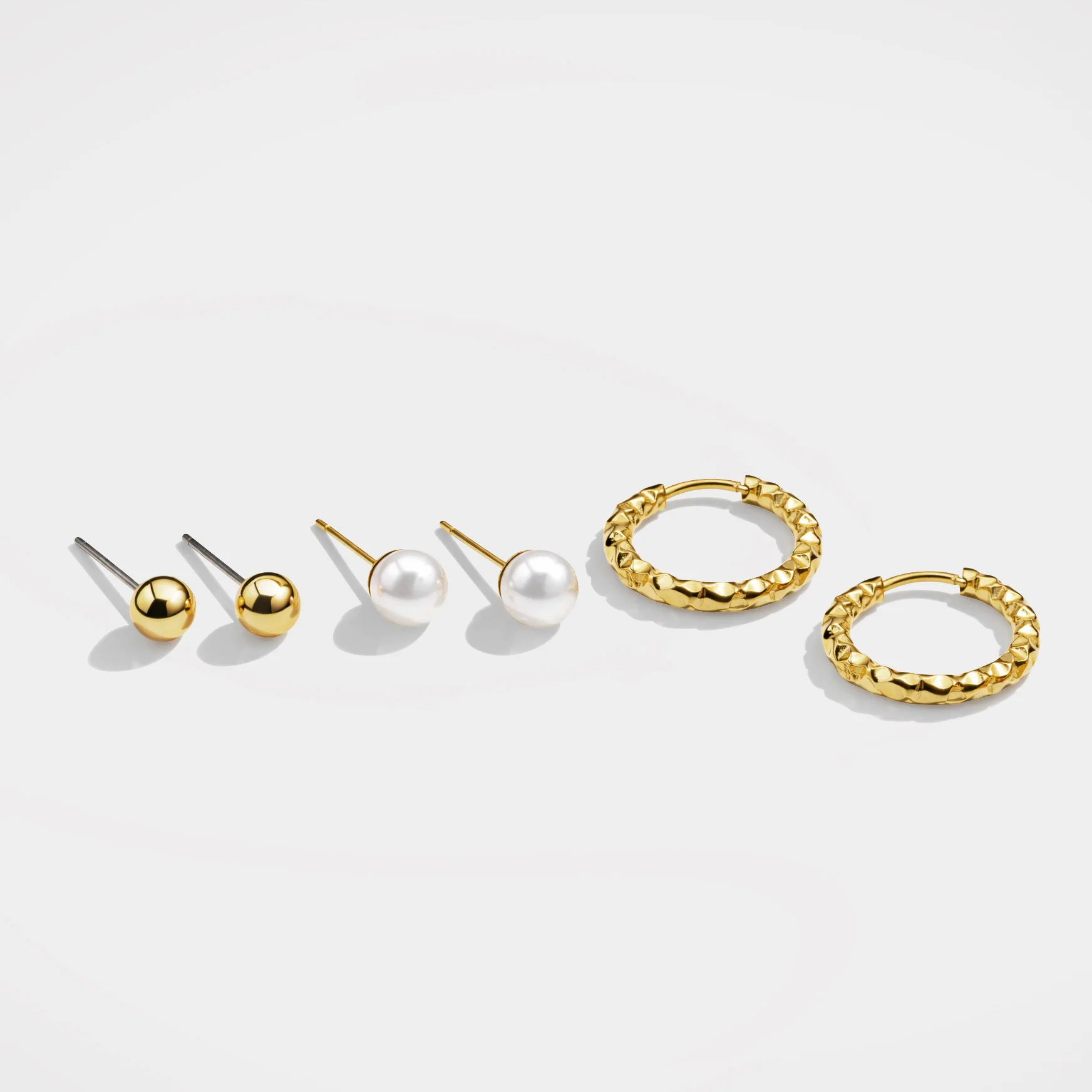 Ensemble de boucles d'oreilles dorées en acier inoxydable & perles - Image 2