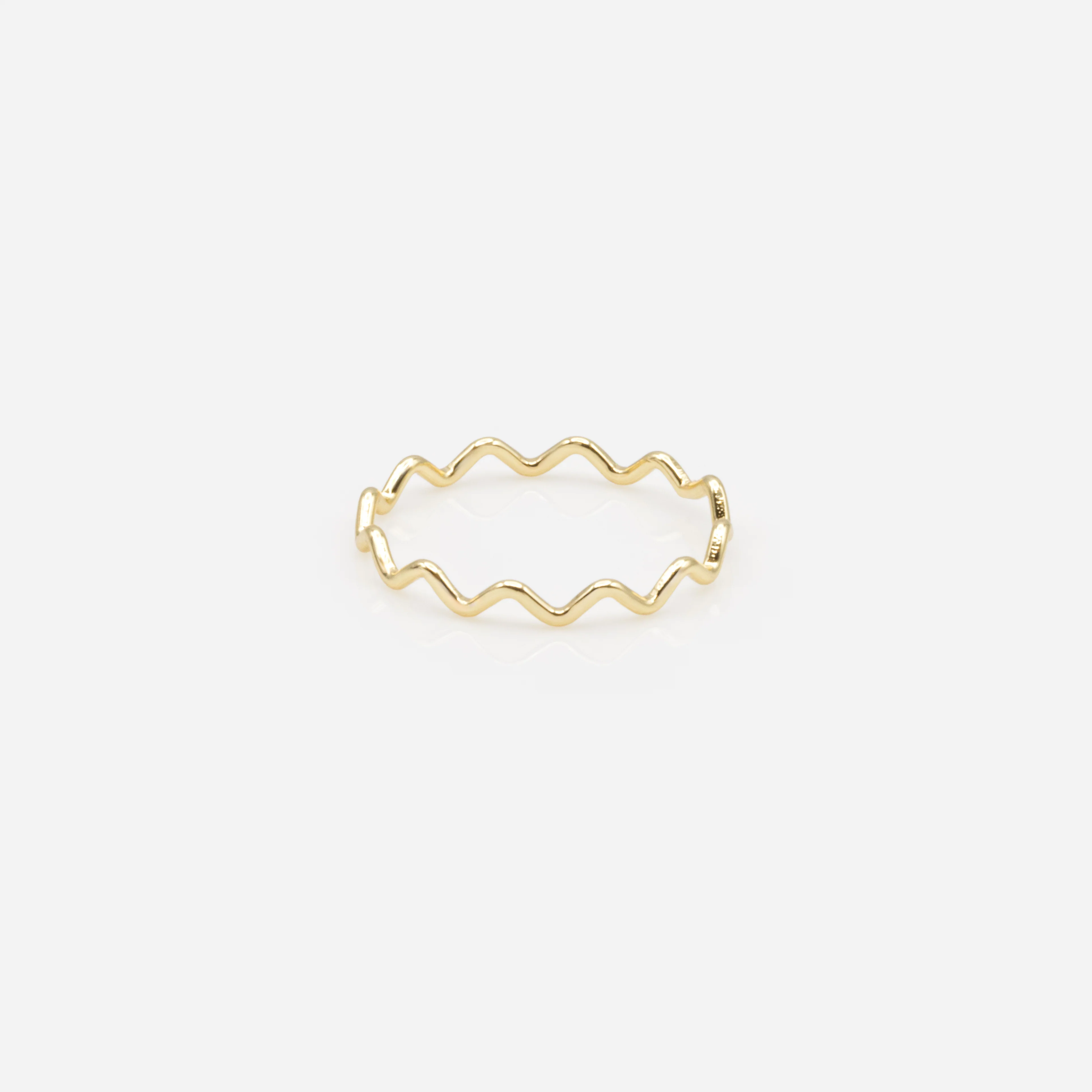 Ensemble de cinq bagues dorées de tailles variées avec effet vagues et petites perles - Image 6