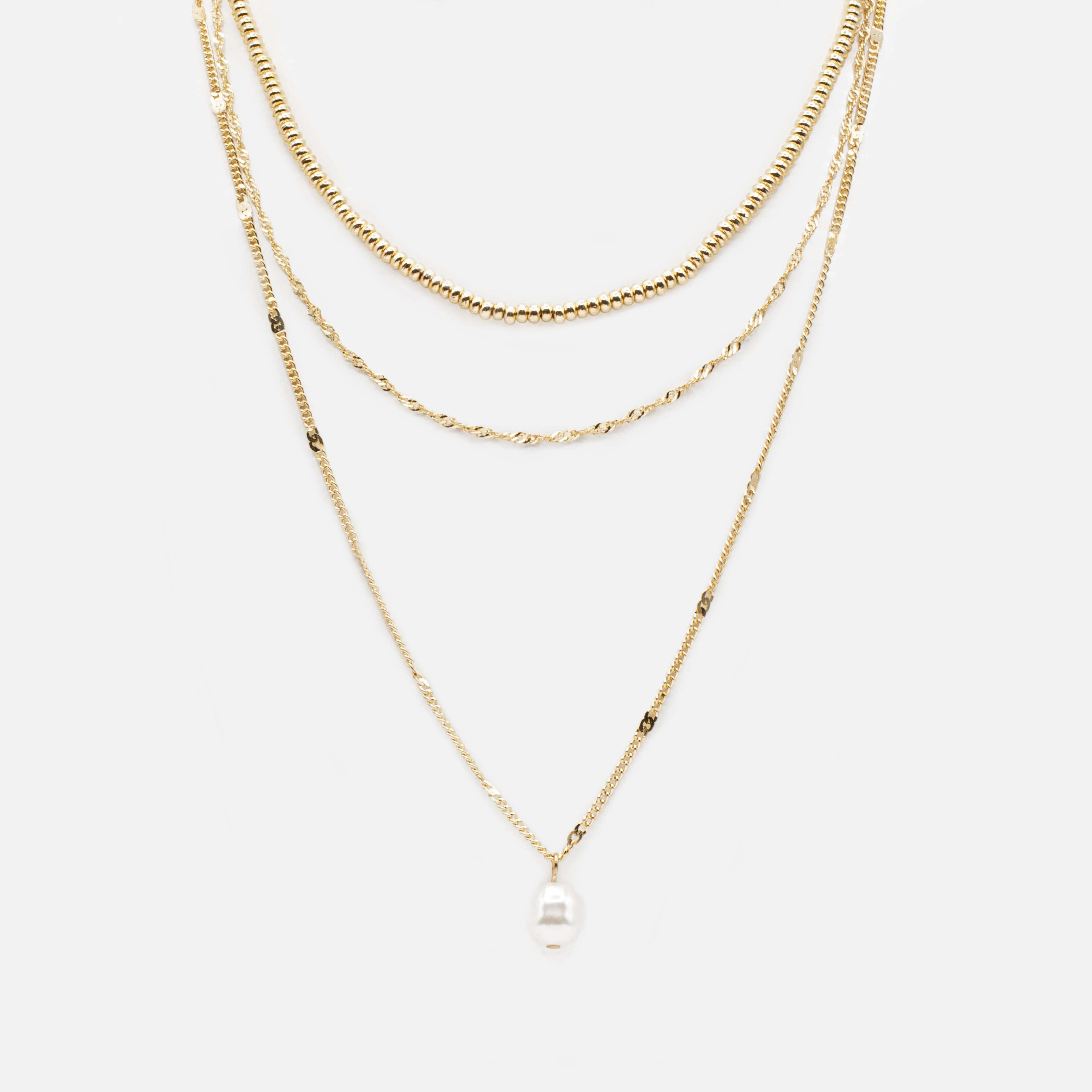 Collier triple chaîne pendentif perle synthétique et billes dorées