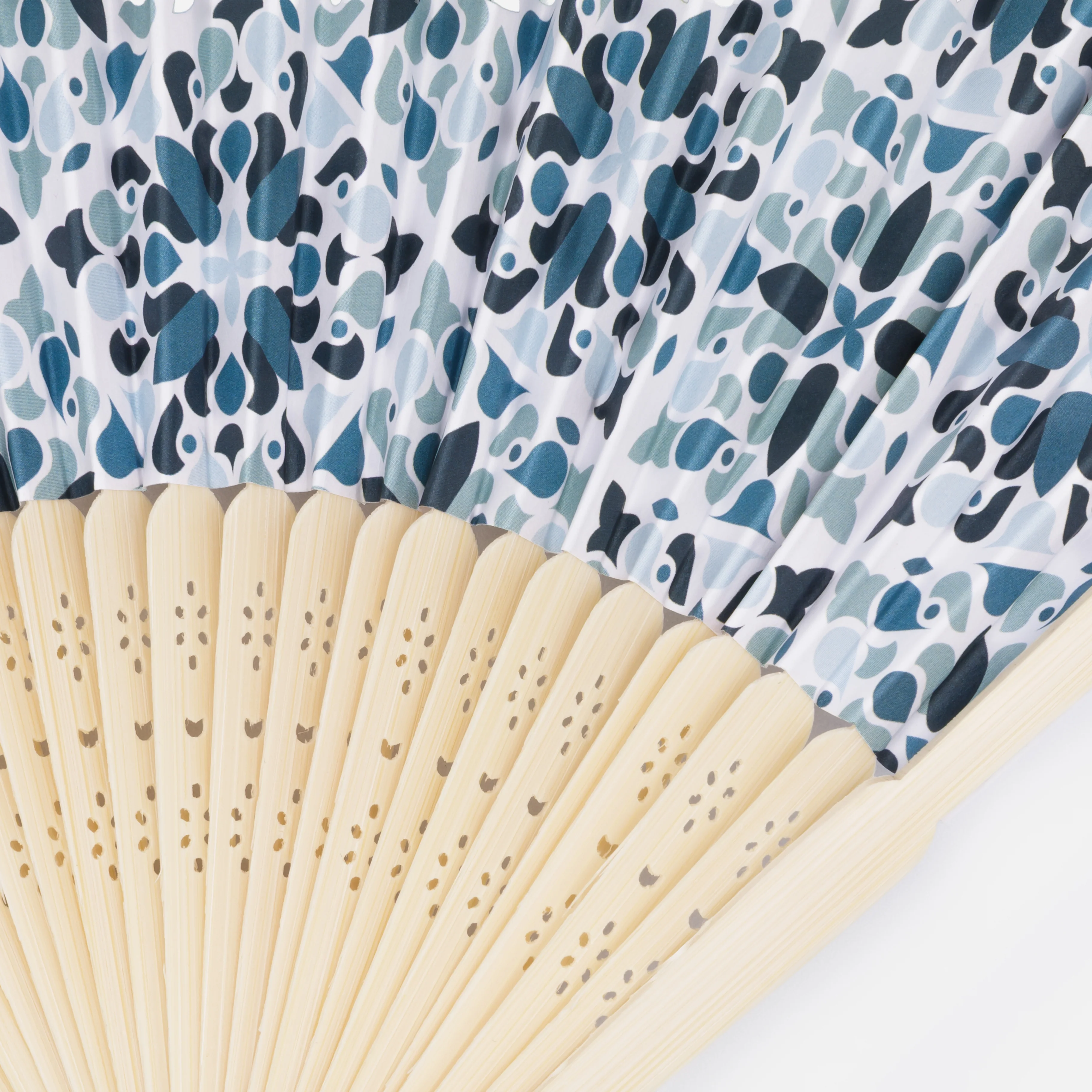 Éventail de papier à motifs sarcelle et turquoise - Image 3