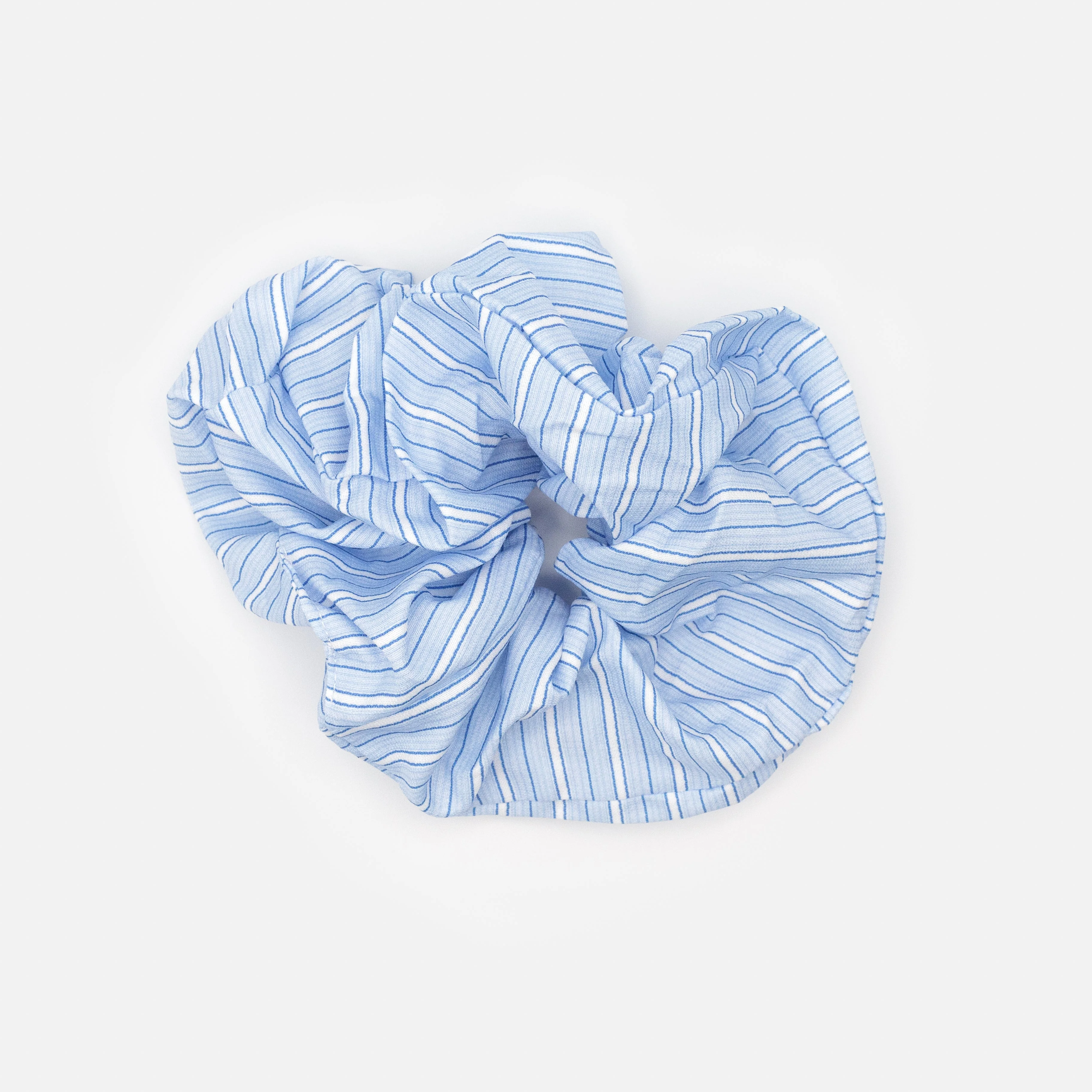 Grand chouchou à rayures bleues & blanches - Image 2