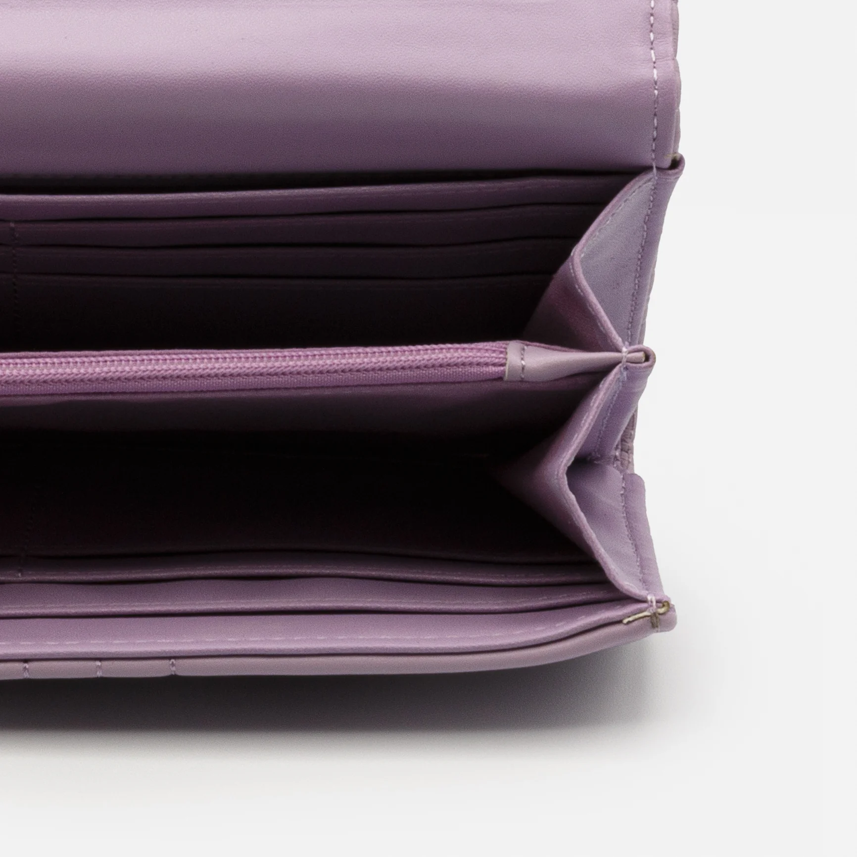 Portefeuille lilas matelassé à motifs linéaires - Image 3