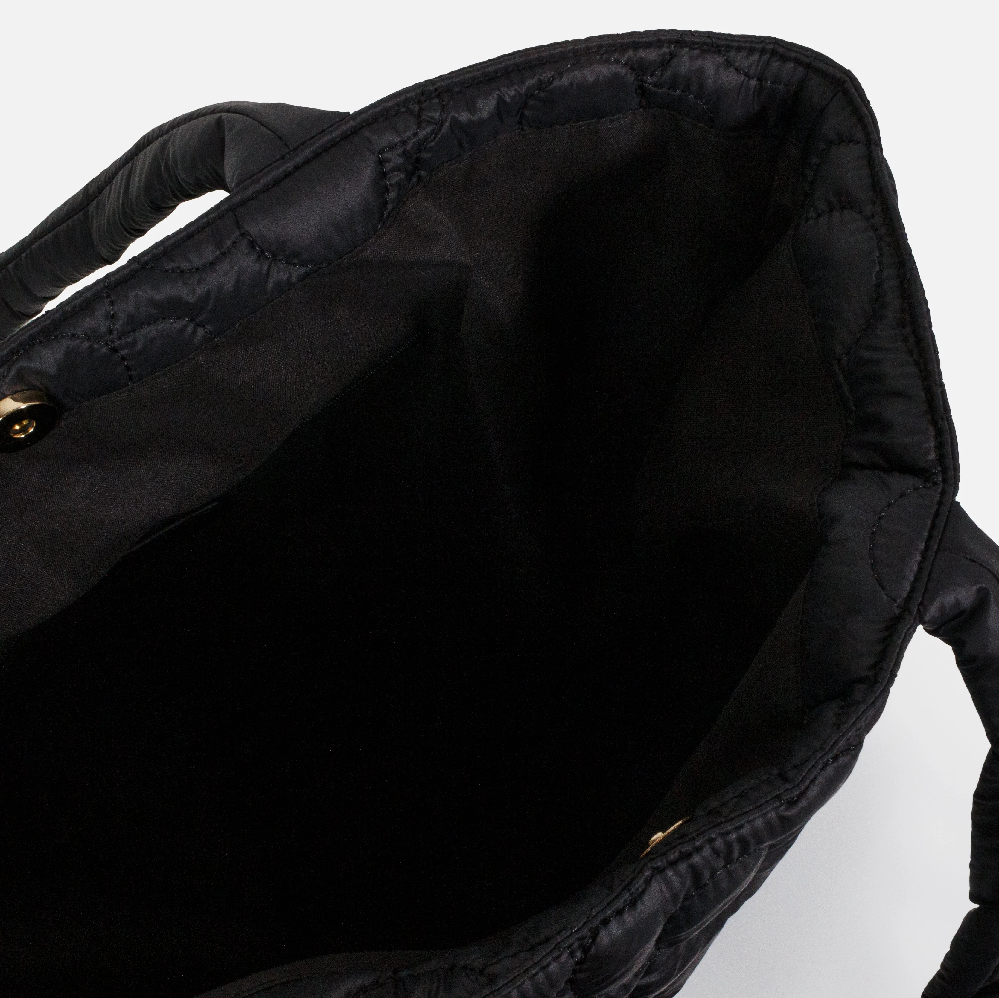 Sac fourre-tout noir en nylon matelassé avec fleurs brodées - Image 3