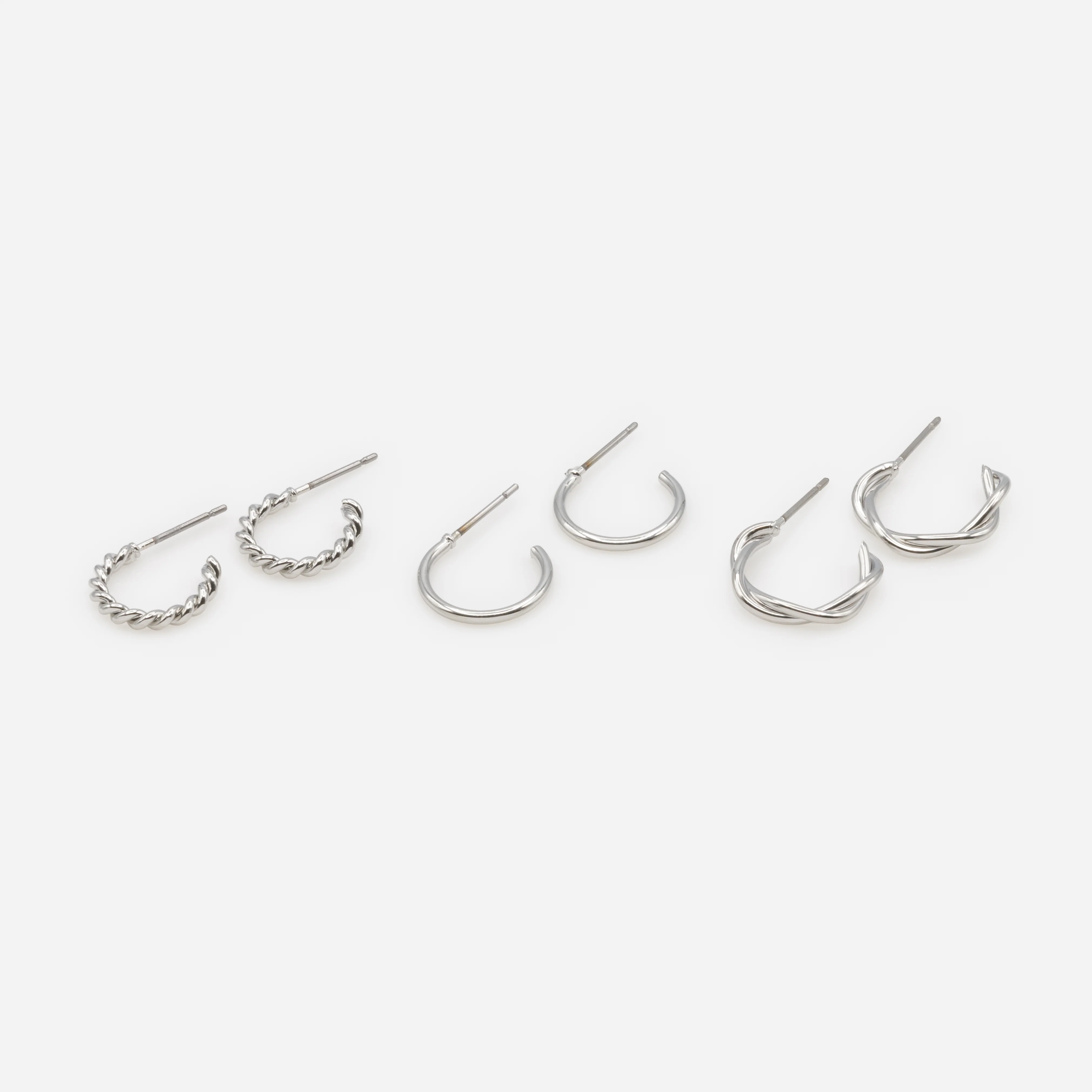 Trio de boucles d'oreilles anneaux argentés simples et torsadés - Image 2
